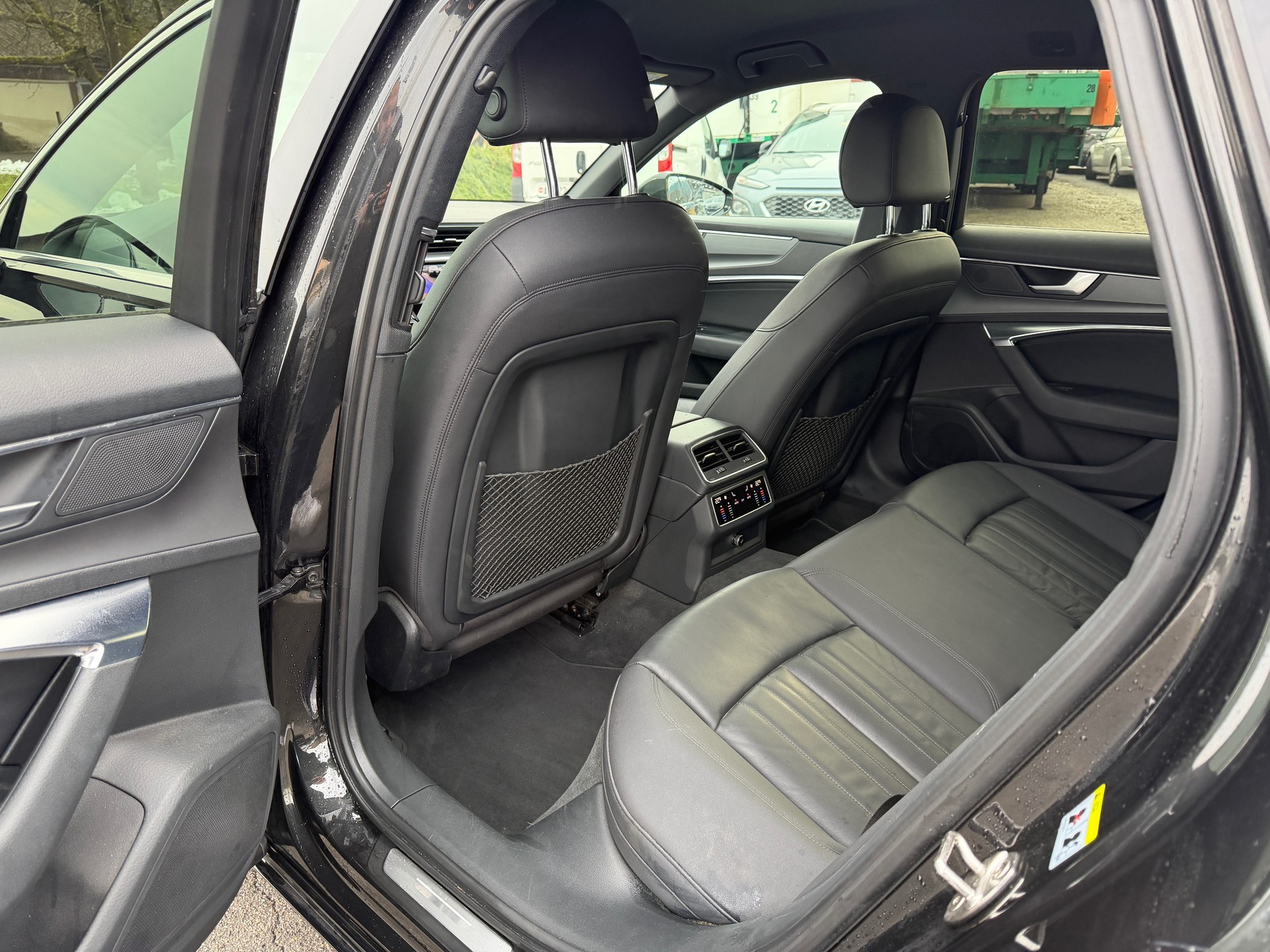 AUDI A6 Avant 45 TDI quattro tiptronic-image-11