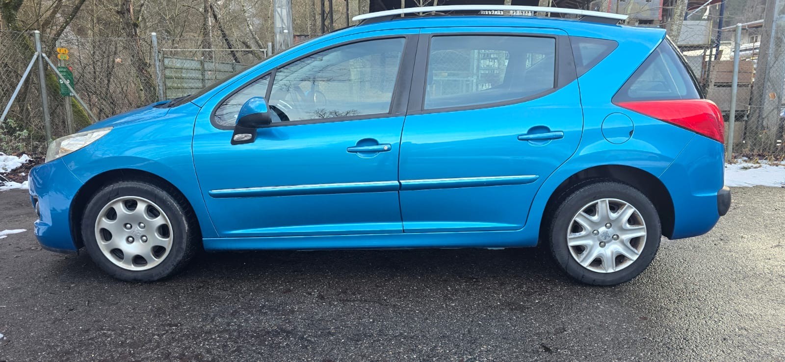 PEUGEOT 207 SW 1.6 16V Active-image-3