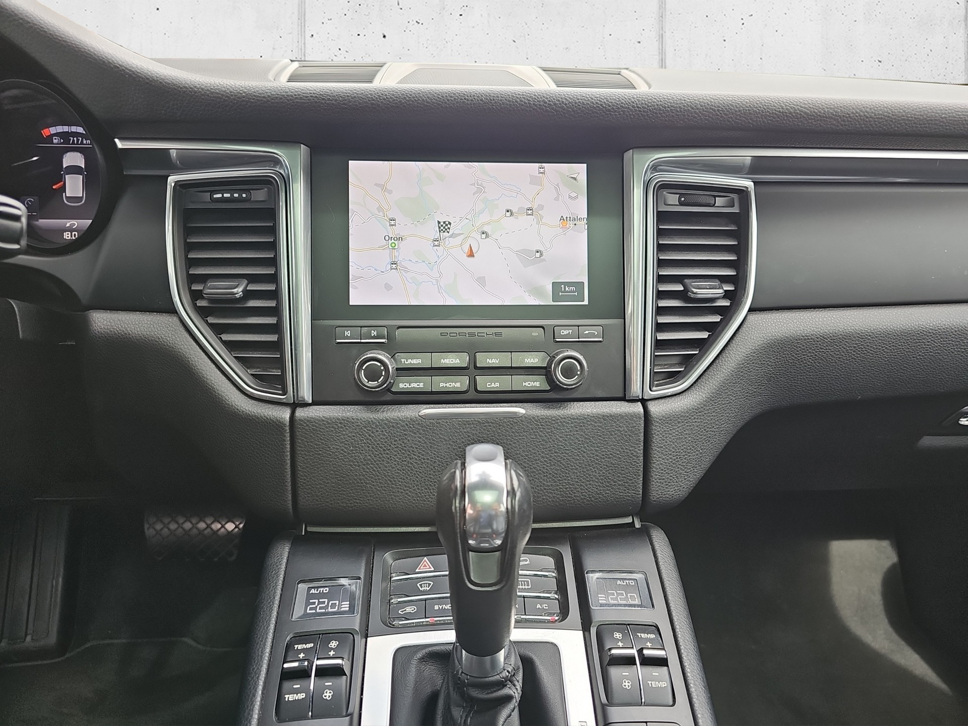 PORSCHE Macan PDK-image-16
