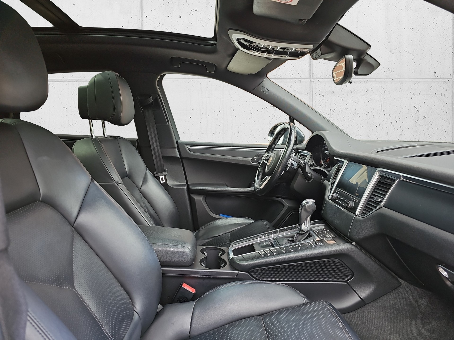 PORSCHE Macan PDK-image-19