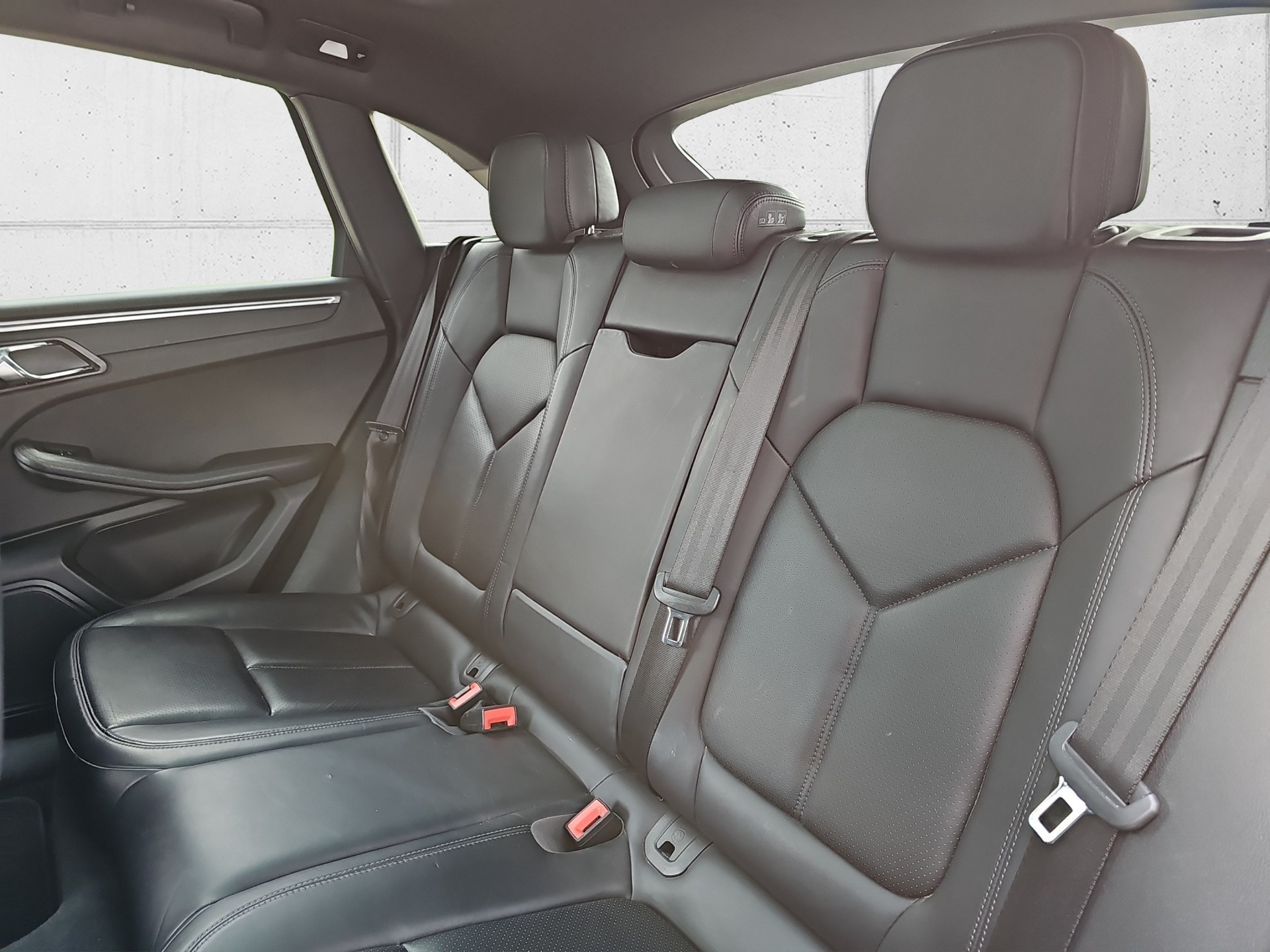 PORSCHE Macan PDK-image-23