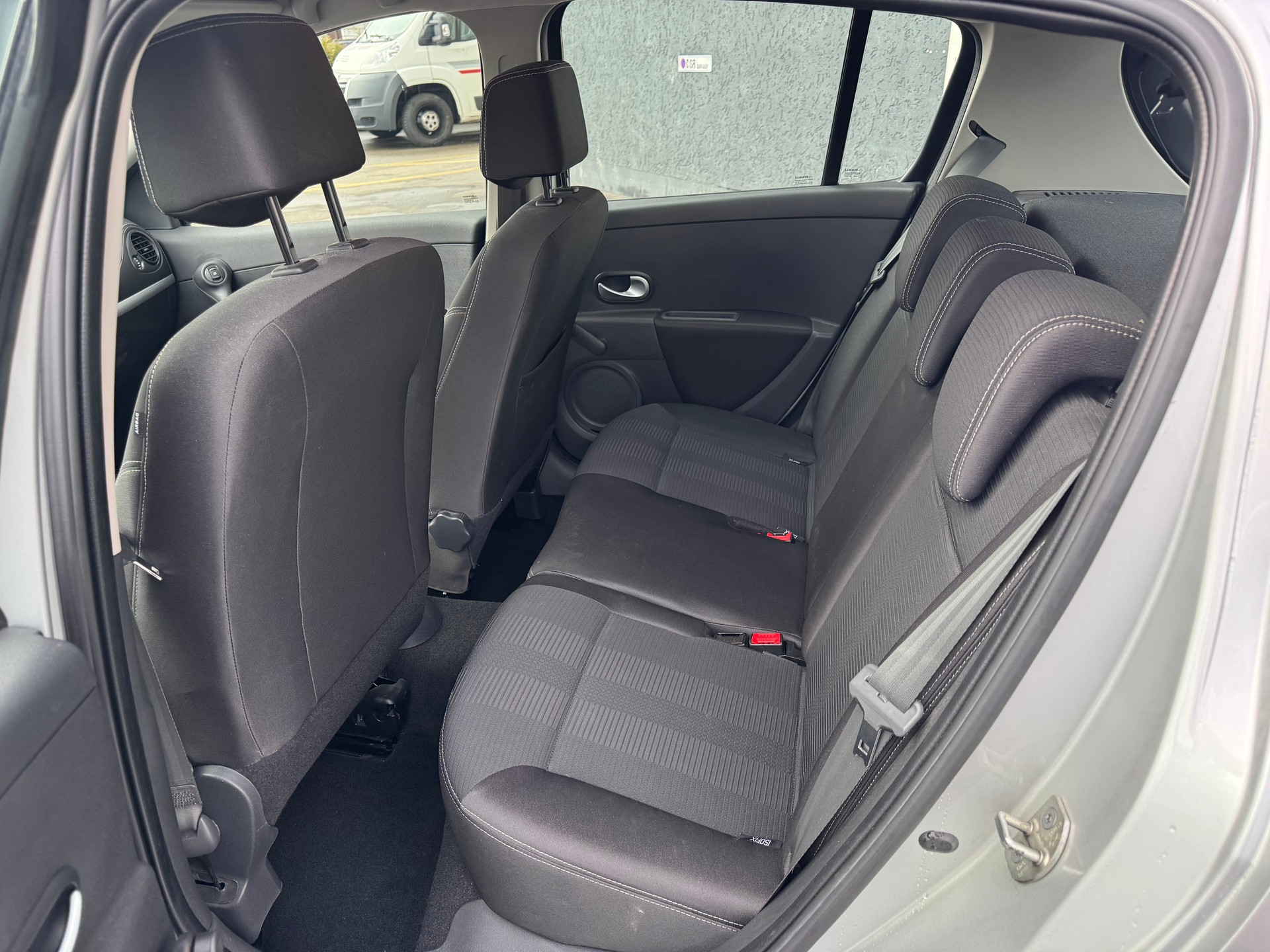 RENAULT Clio 1.6 16V Exception Automatic-image-7