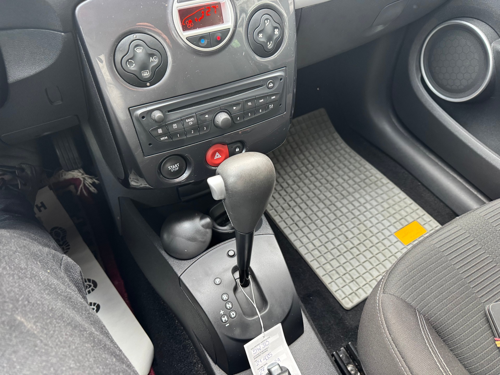 RENAULT Clio 1.6 16V Exception Automatic-image-11