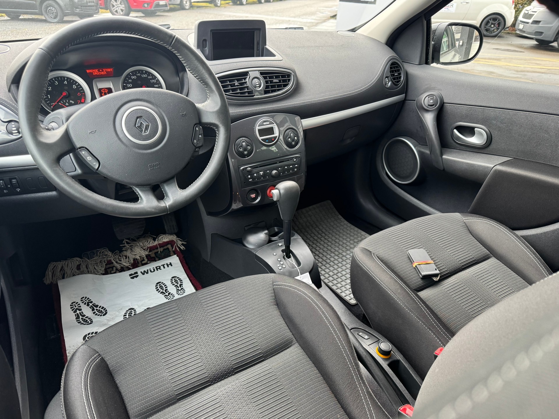 RENAULT Clio 1.6 16V Exception Automatic-image-9