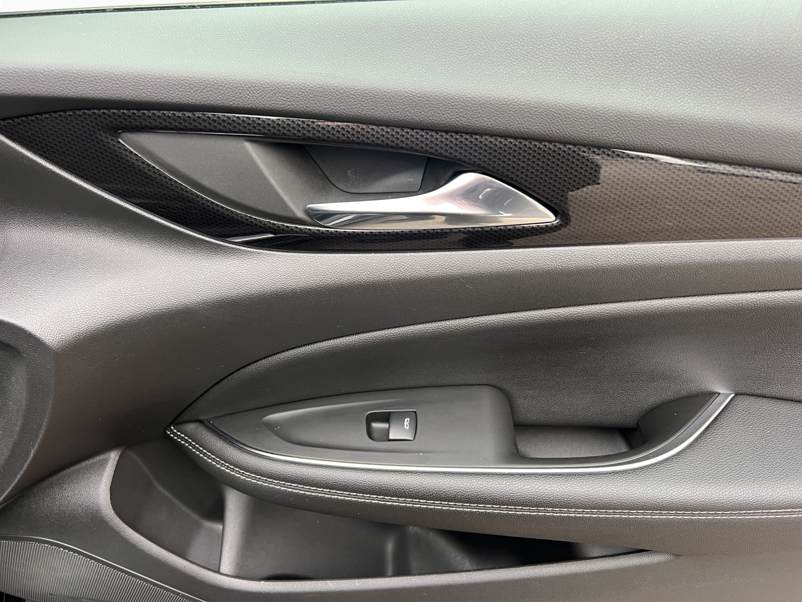 OPEL Insignia 2.0 BiDTI Sports Tourer GSI 4WD Auto-image-9