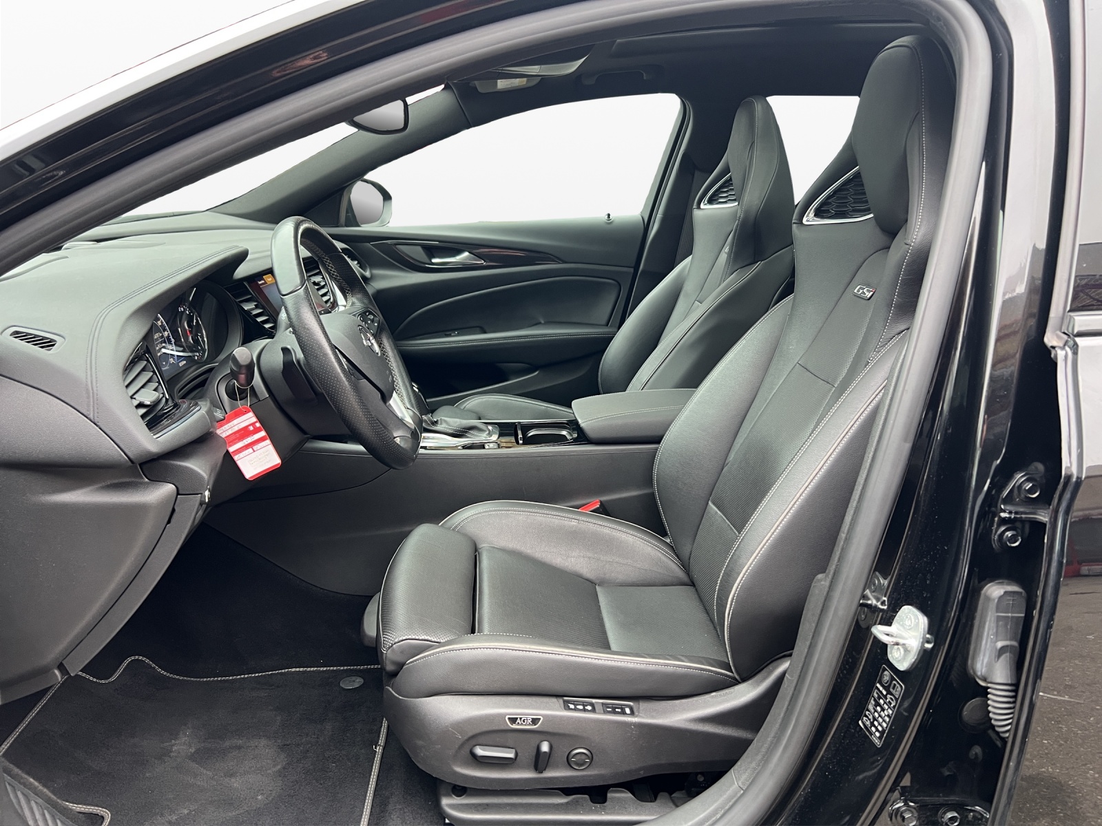 OPEL Insignia 2.0 BiDTI Sports Tourer GSI 4WD Auto-image-2