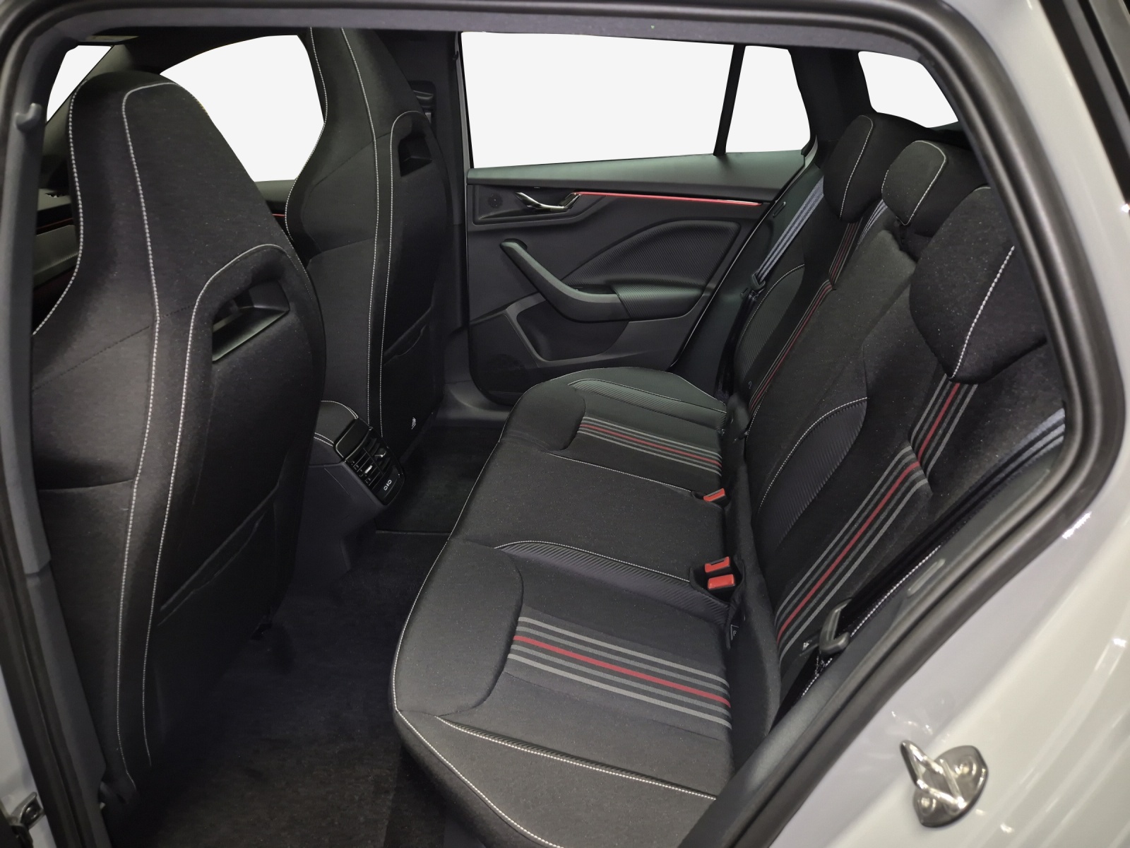 SKODA Scala 1.5 TSI Monte Carlo DSG-image-11