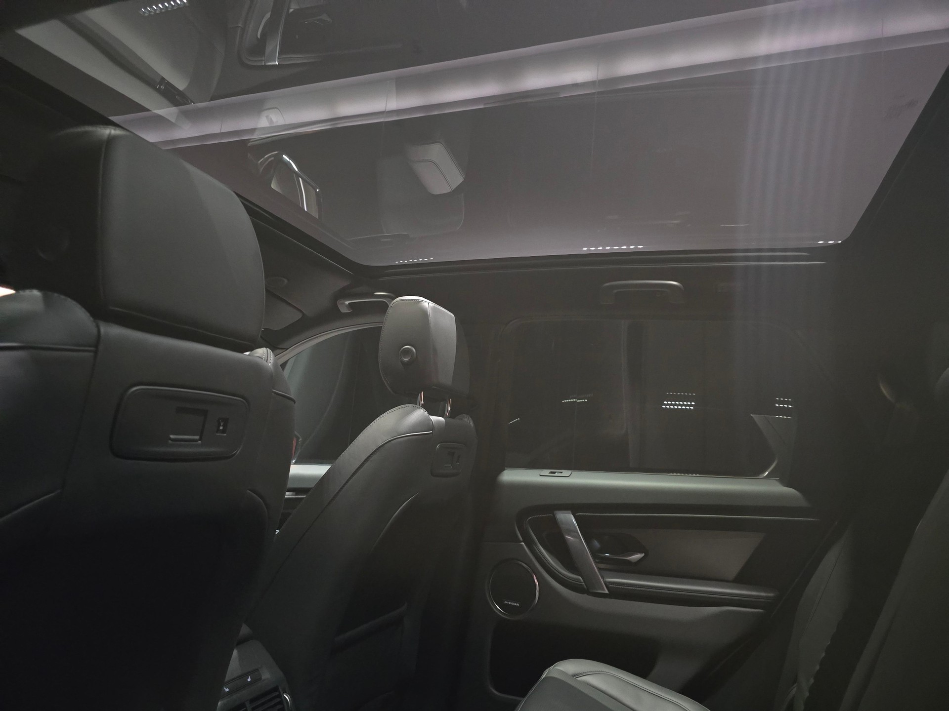 LAND ROVER Discovery Sport 1.5 T 270e Landmark-image-4