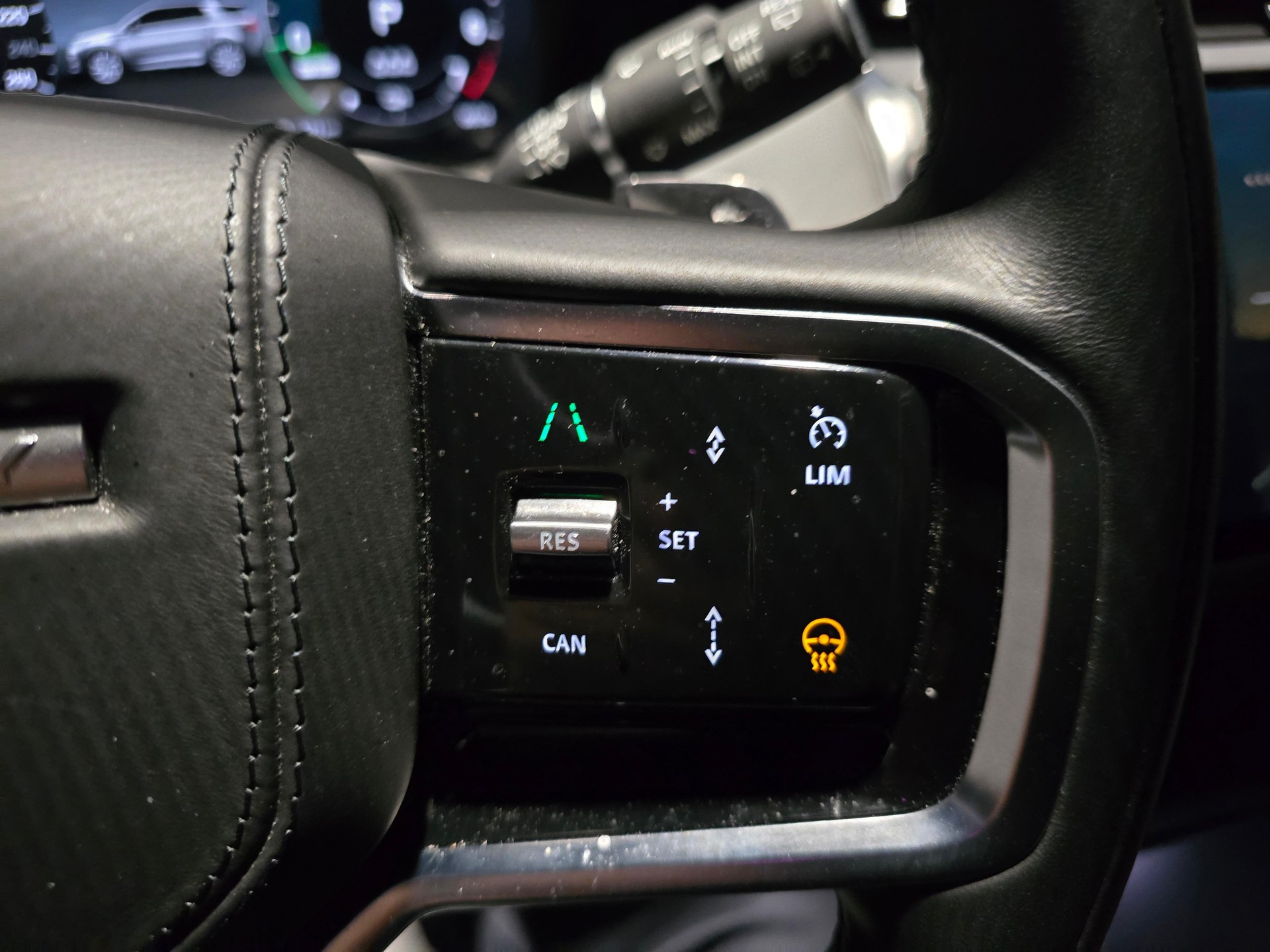 LAND ROVER Discovery Sport 1.5 T 270e Landmark-image-8
