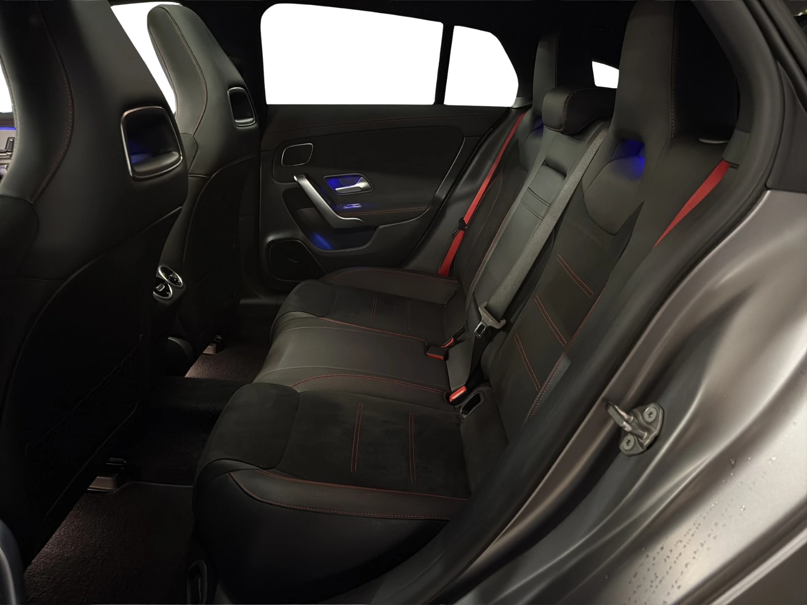 MERCEDES-BENZ CLA 45 S AMG 4matic+ Shooting Brake-image-16