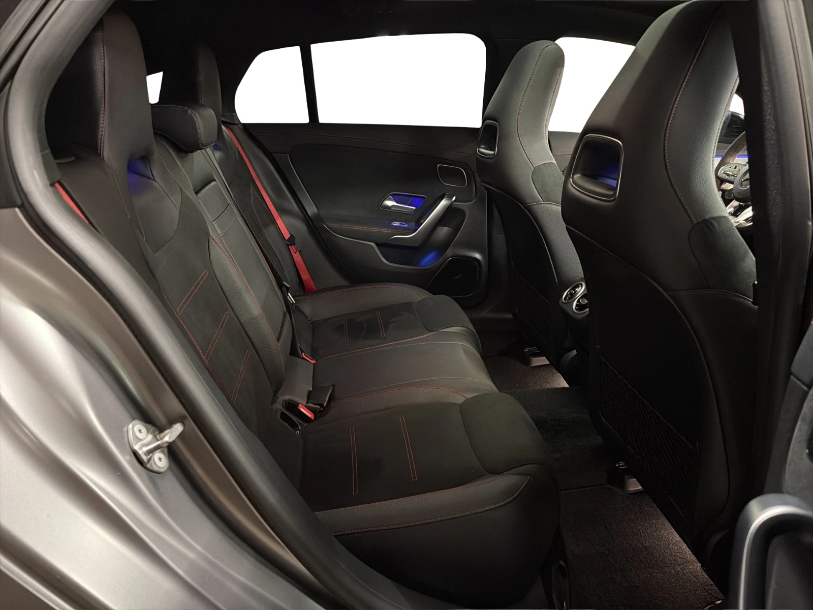 MERCEDES-BENZ CLA 45 S AMG 4matic+ Shooting Brake-image-18