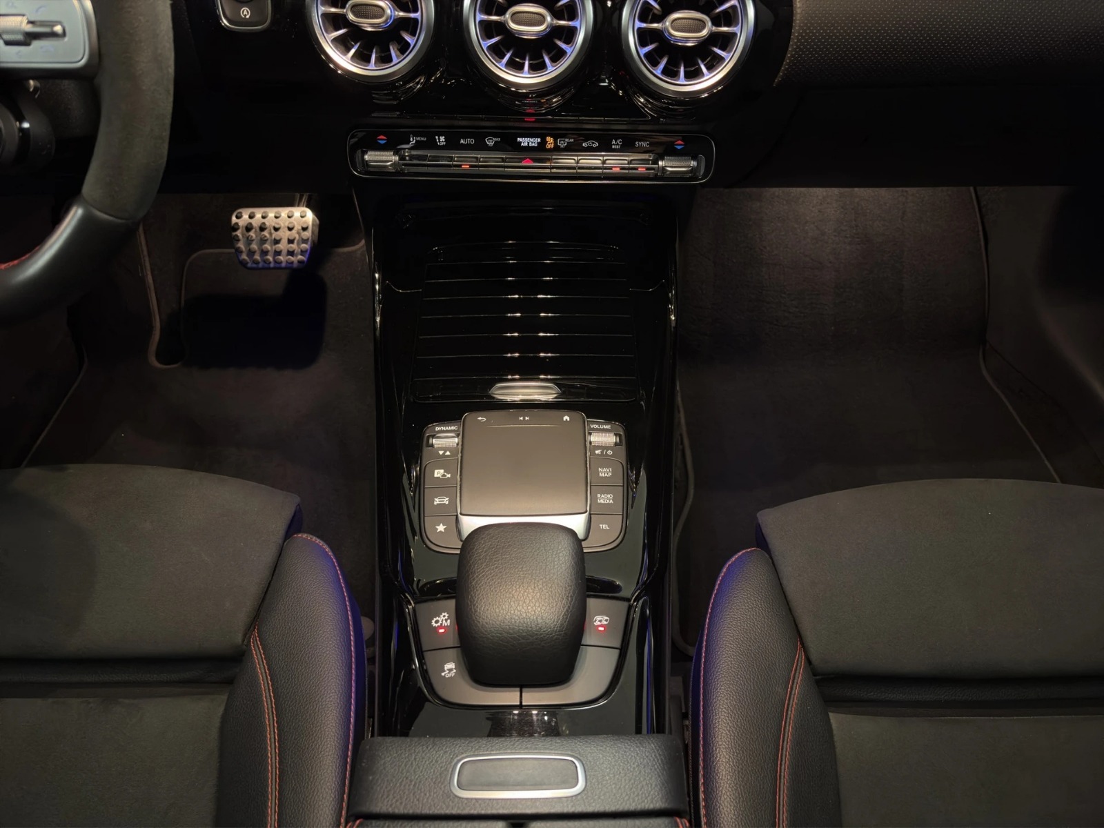 MERCEDES-BENZ CLA 45 S AMG 4matic+ Shooting Brake-image-15