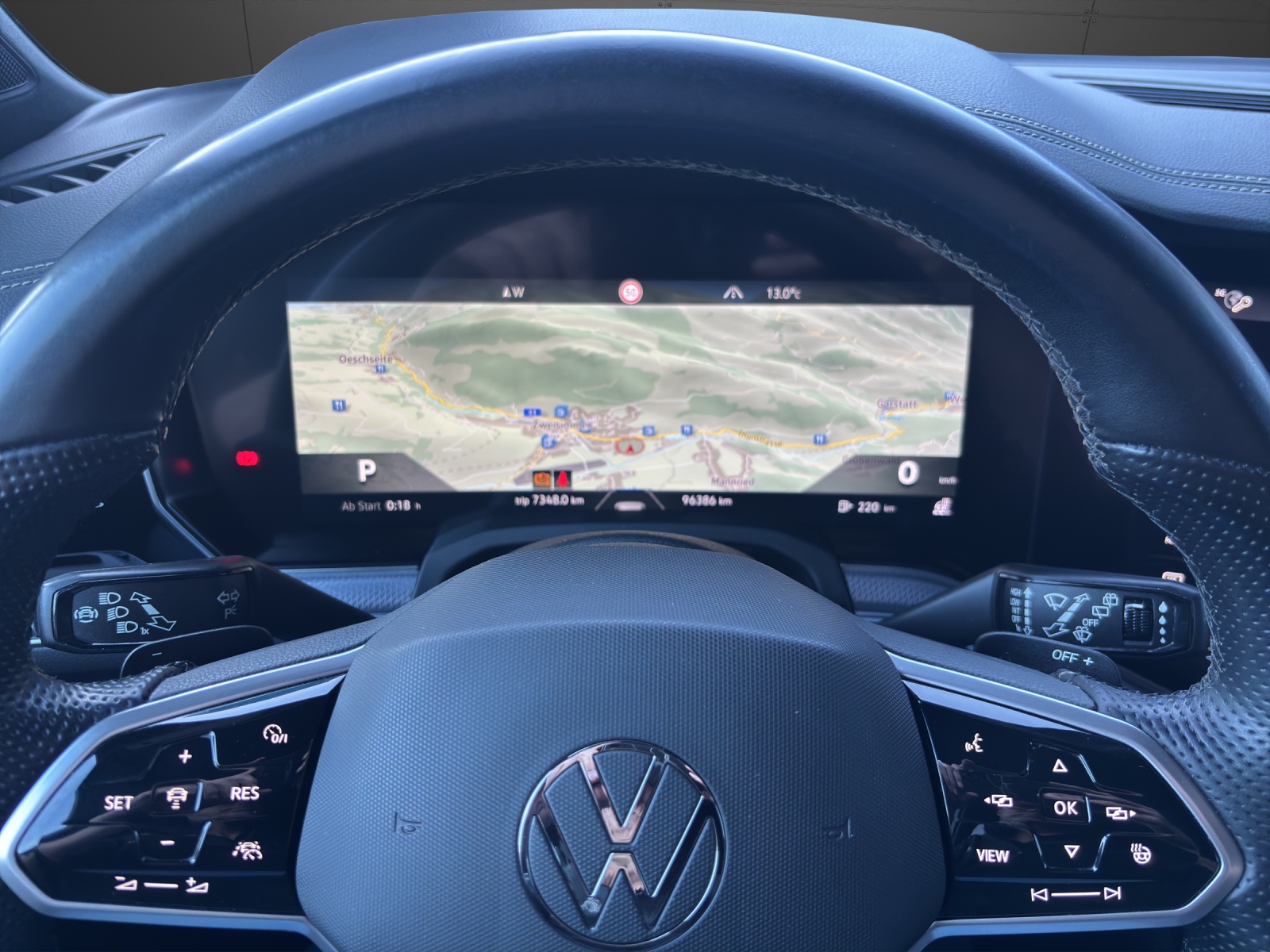 VW Touareg 3.0 TDI R Line Tiptronic-image-5