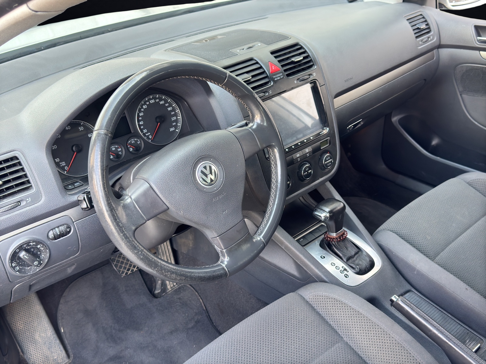 VW Golf 1.6 FSI Comfortline-image-9