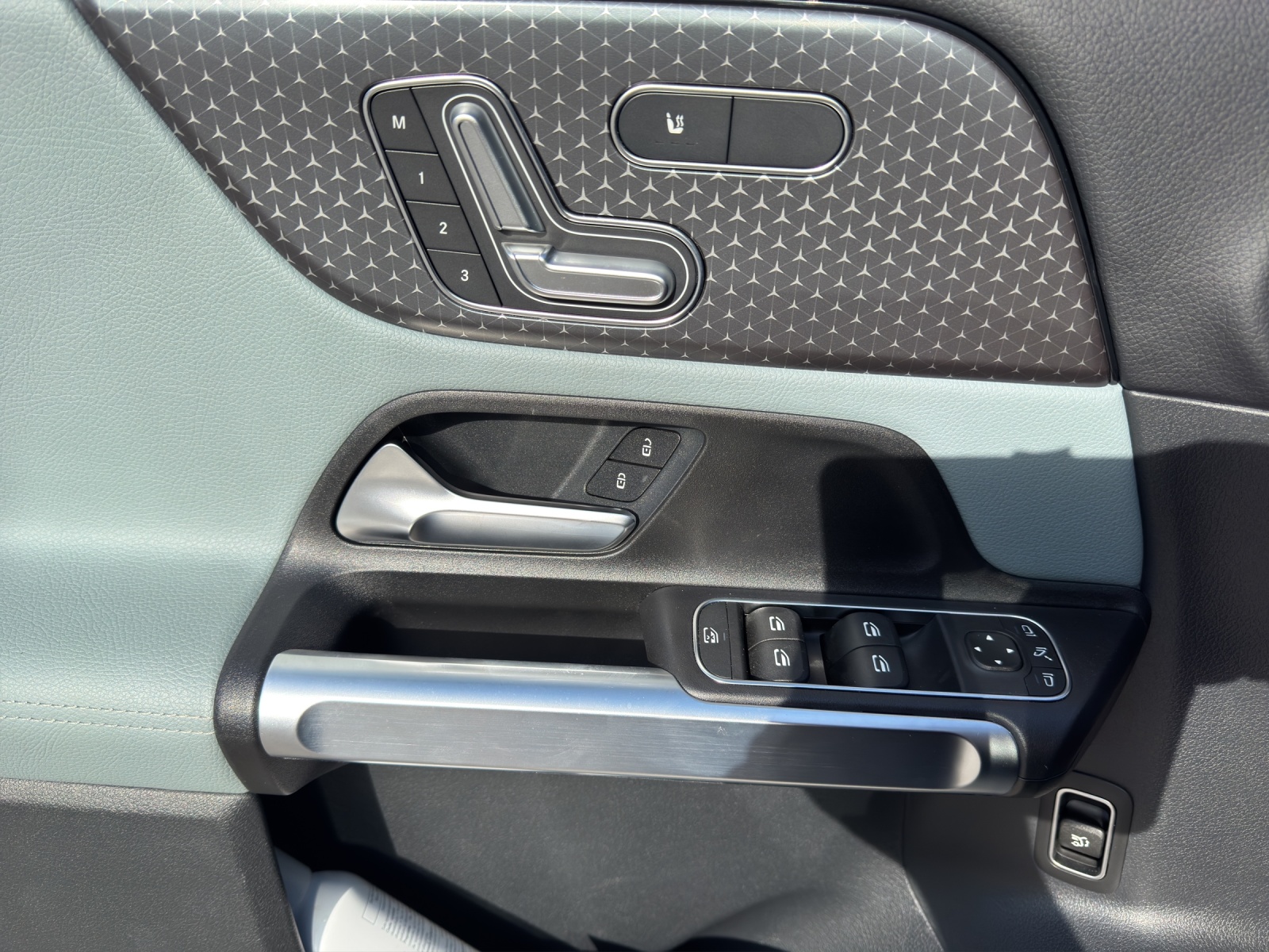 MERCEDES-BENZ GLB 220 d 4Matic 8G-Tronic-image-9