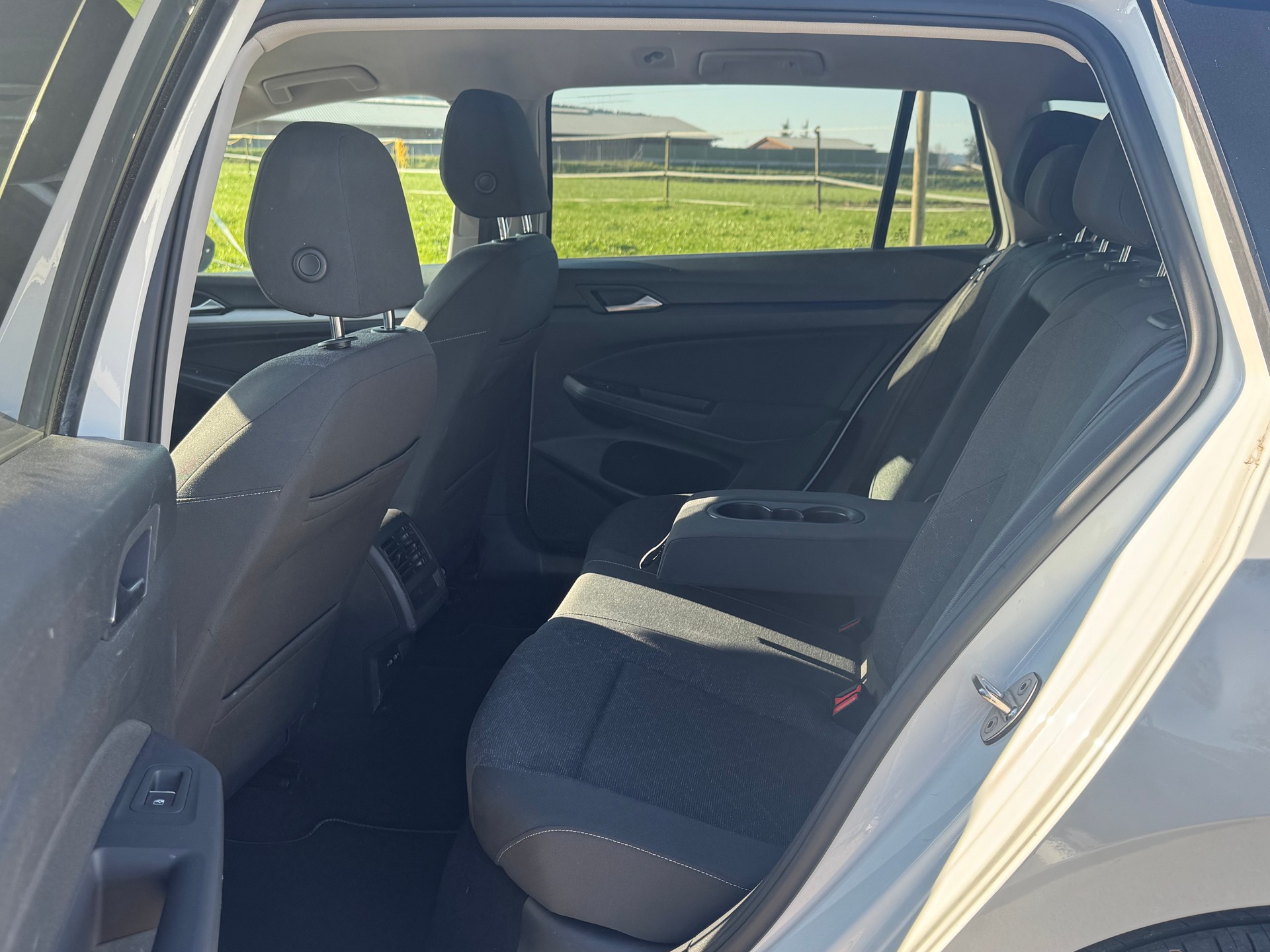 VW Golf Variant 2.0 TDI Life DSG-image-9