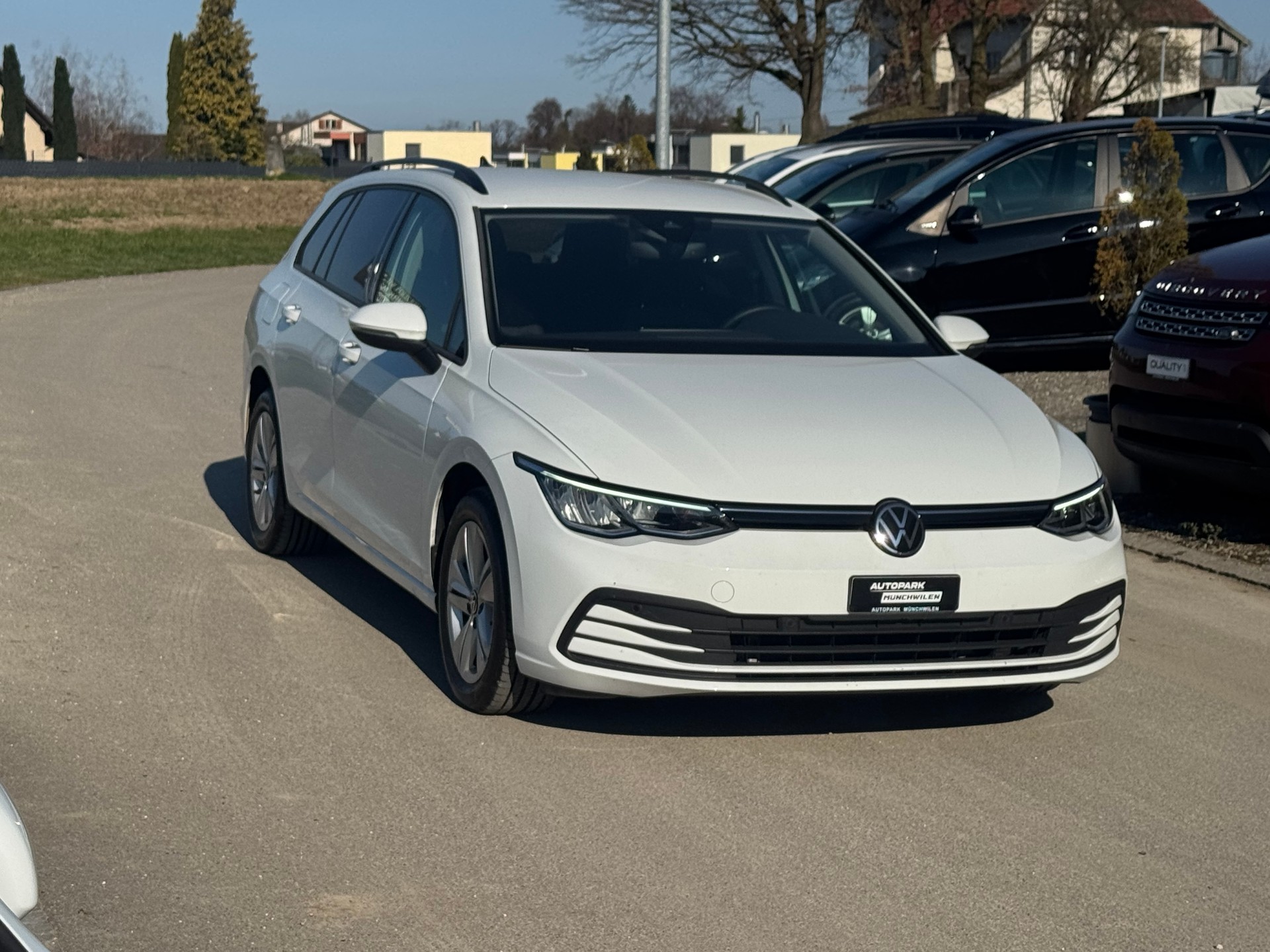VW Golf Variant 2.0 TDI Life DSG-image-1