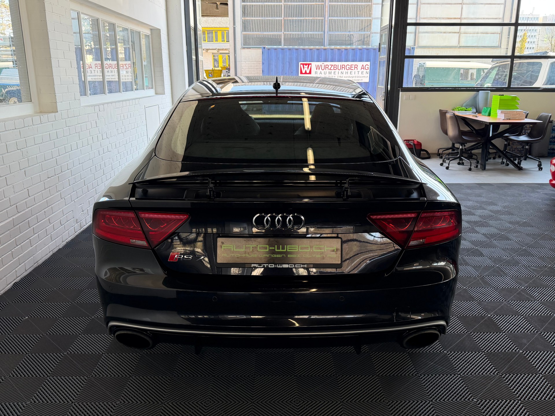 AUDI RS7 Sportback 560 PS 4X4 4.0 TFSI V8 quattro S-tronic-image-3