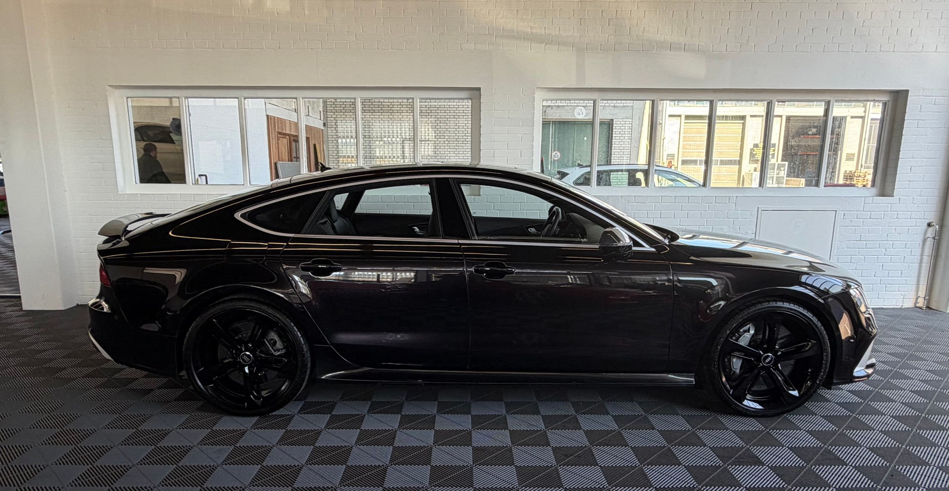 AUDI RS7 Sportback 560 PS 4X4 4.0 TFSI V8 quattro S-tronic-image-1