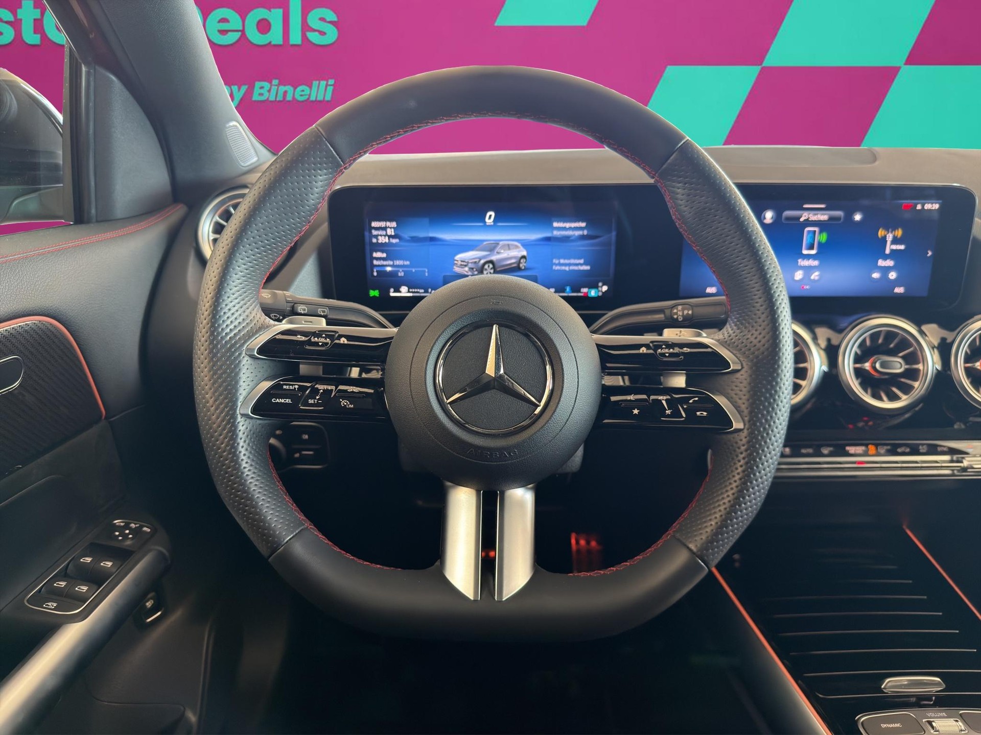 MERCEDES-BENZ GLA 200 d AMG Line-image-13