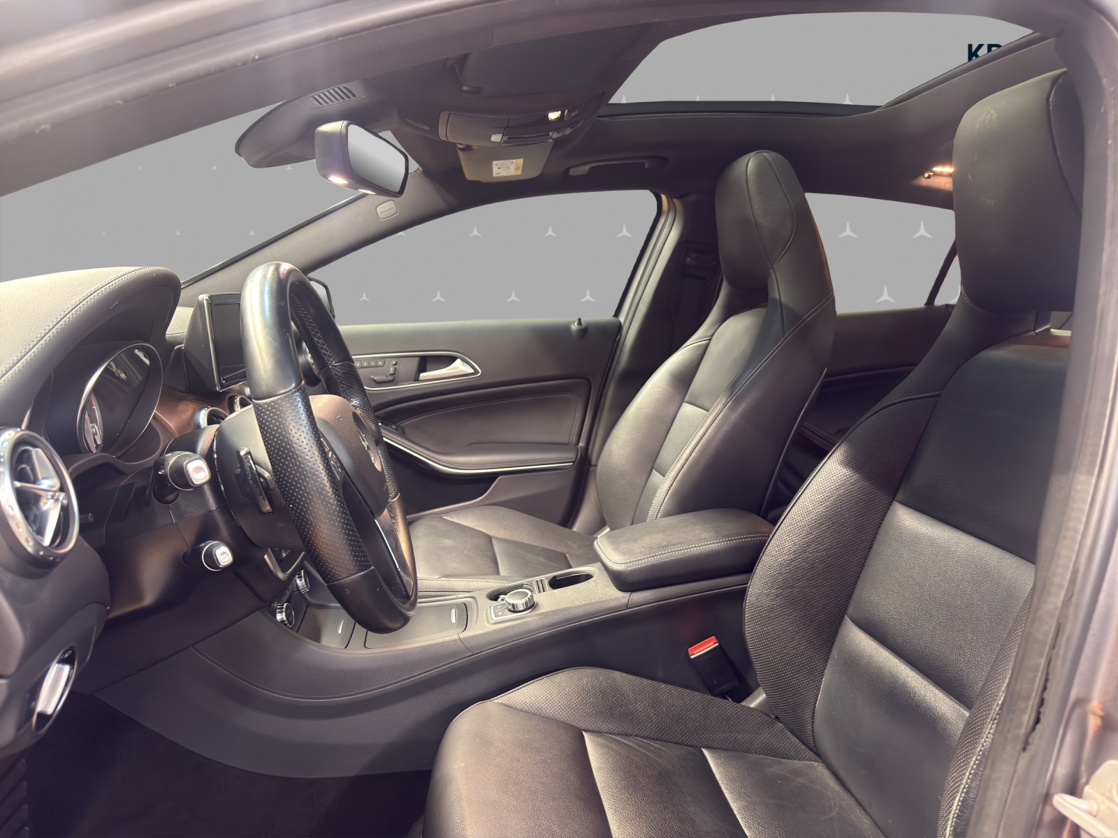 MERCEDES-BENZ GLA 220 CDI 4M - Urban / Rückfahrkamera / Panorama-Dach / Memory-Paket-image-7