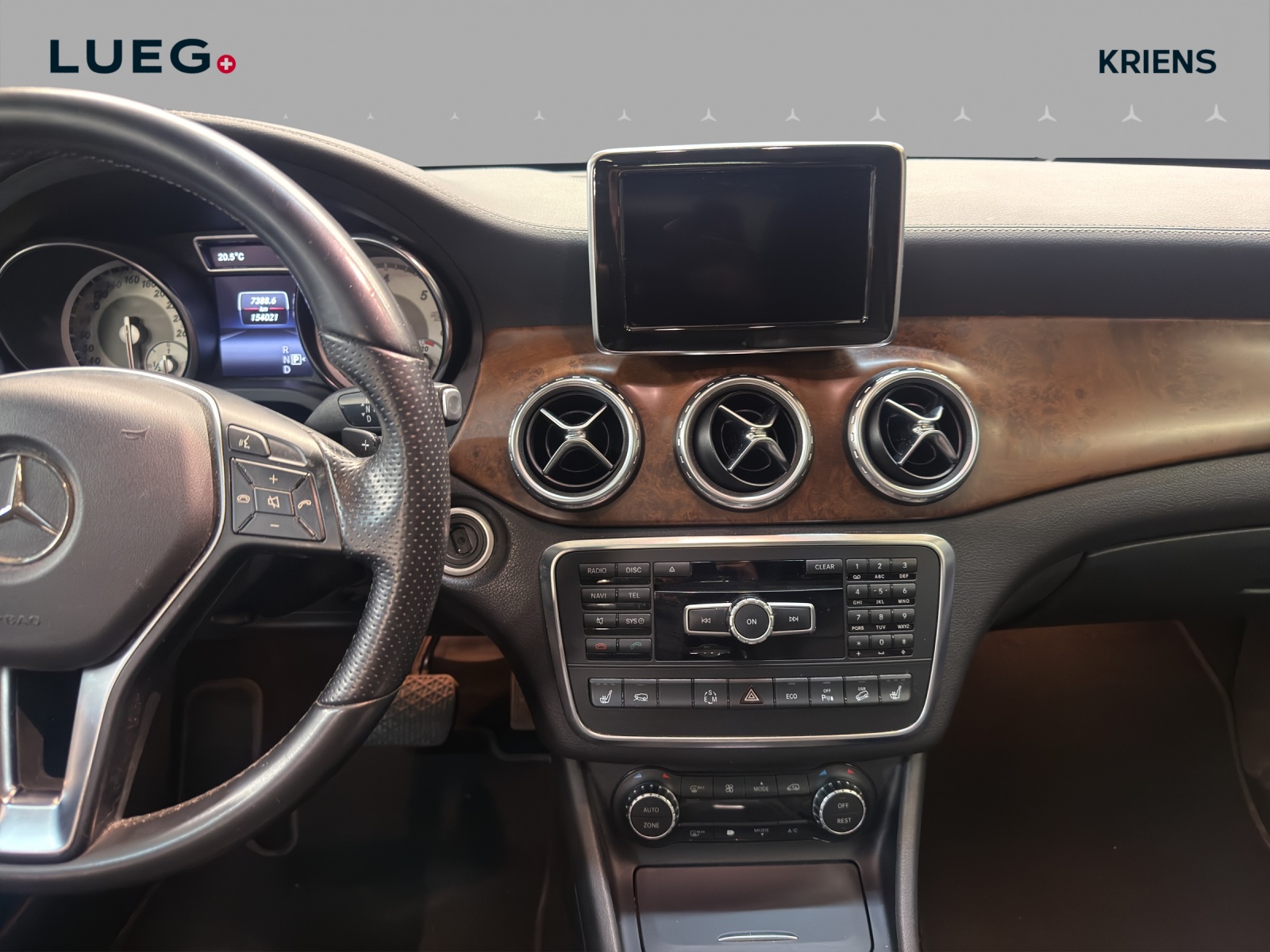 MERCEDES-BENZ GLA 220 CDI 4M - Urban / Rückfahrkamera / Panorama-Dach / Memory-Paket-image-11