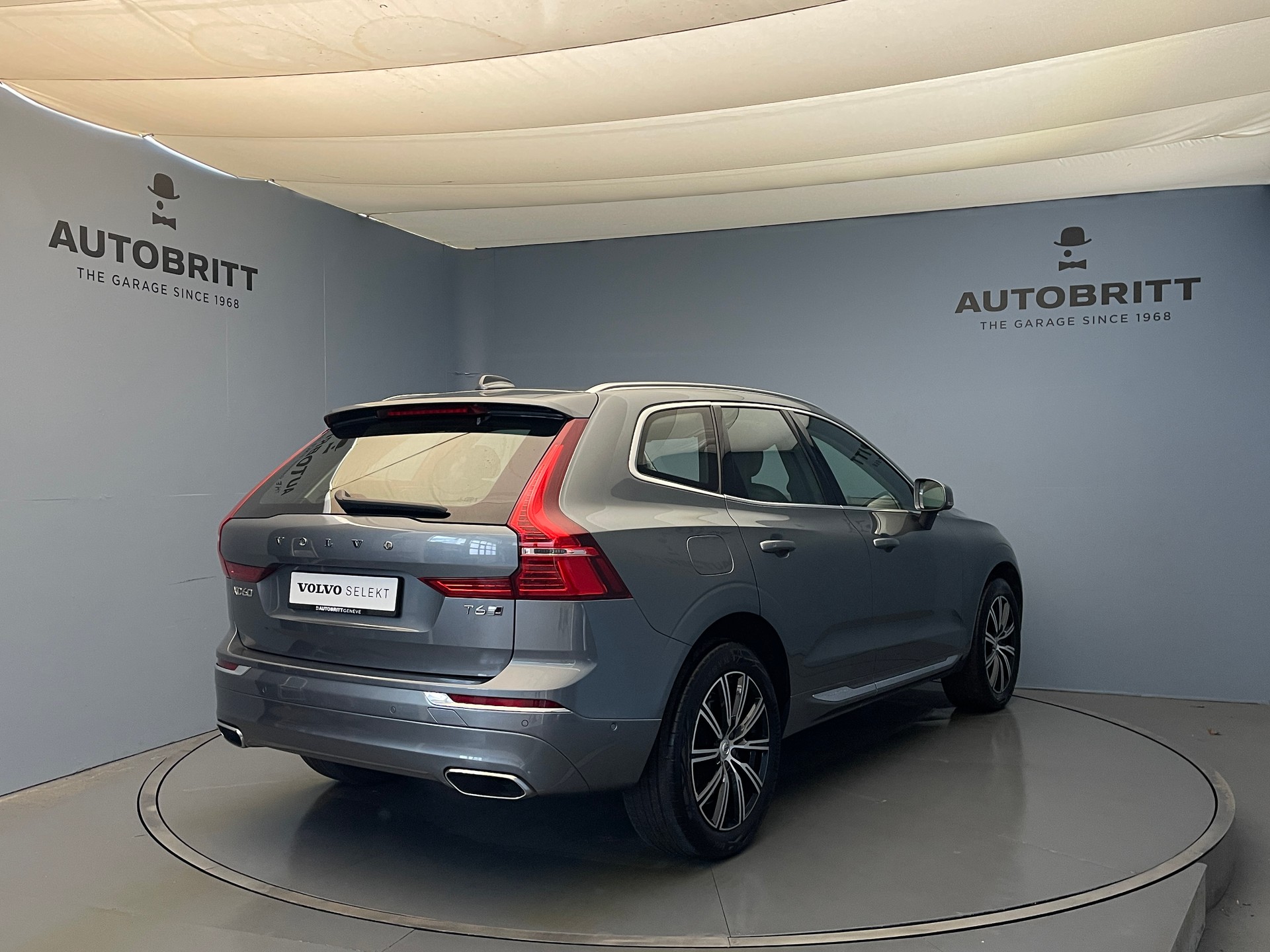 VOLVO XC60 2.0 T6 Inscription AWD-image-1