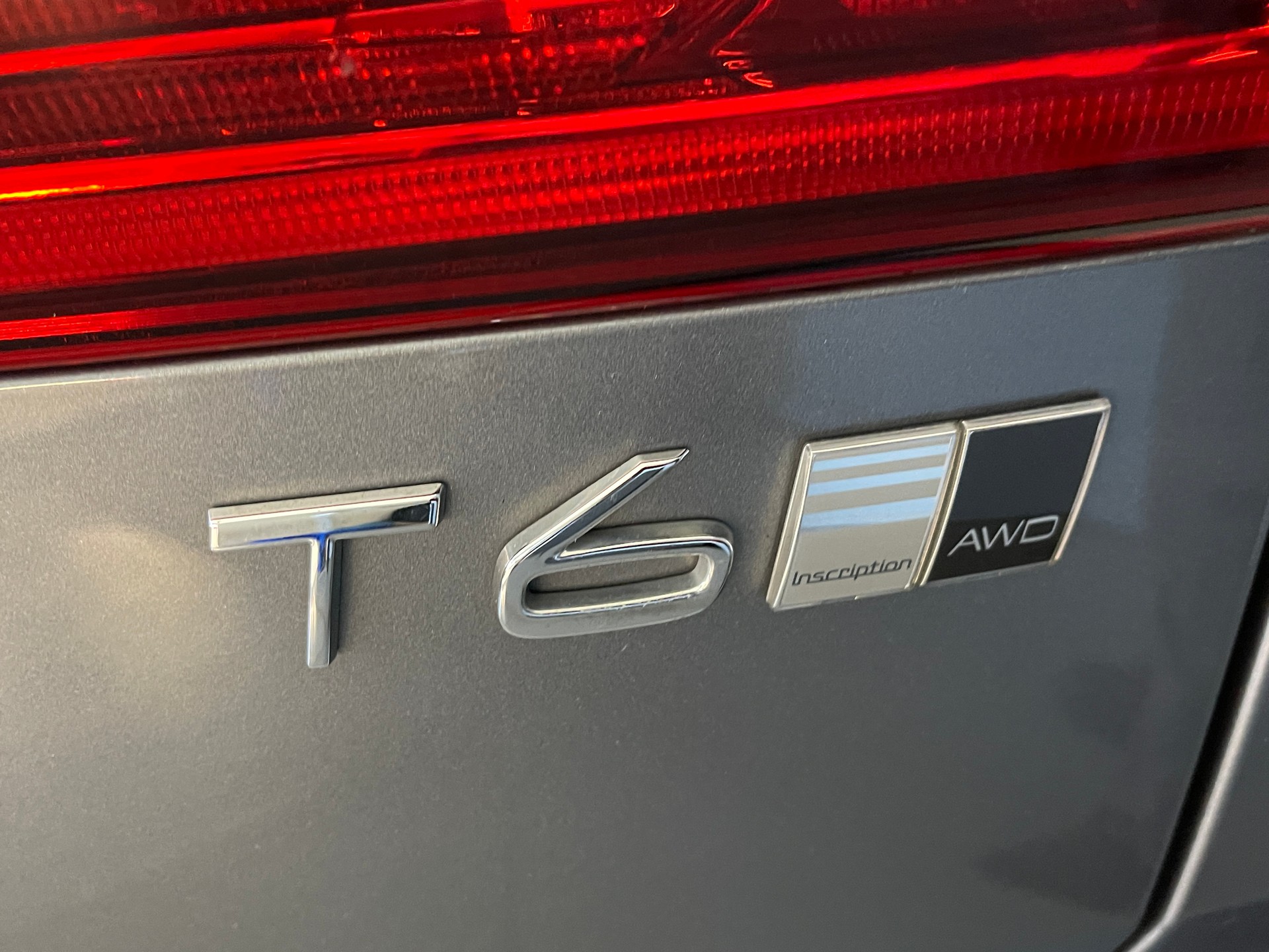 VOLVO XC60 2.0 T6 Inscription AWD-image-6
