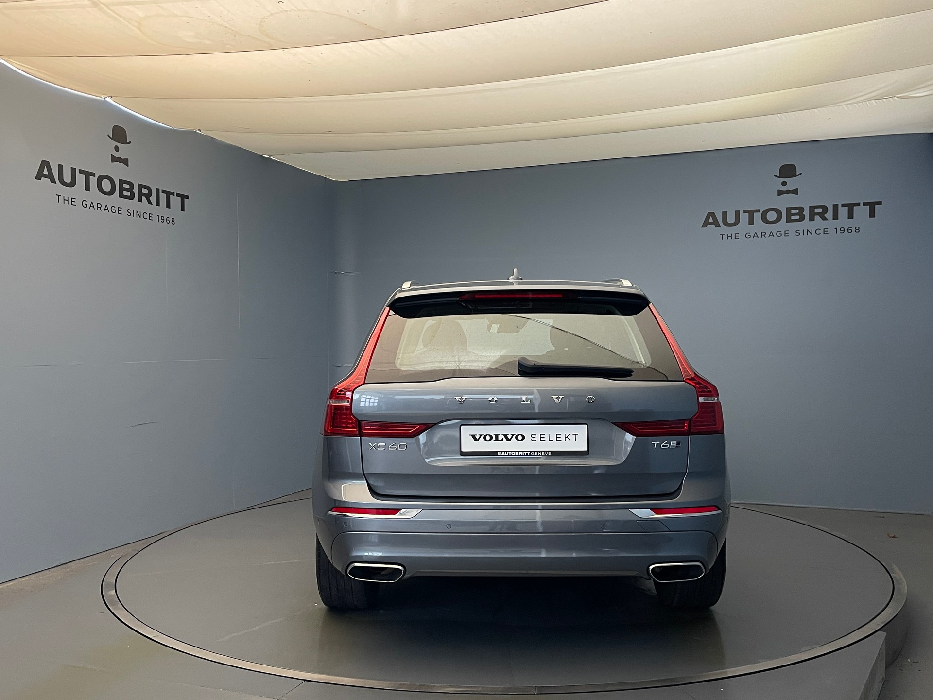 VOLVO XC60 2.0 T6 Inscription AWD-image-4