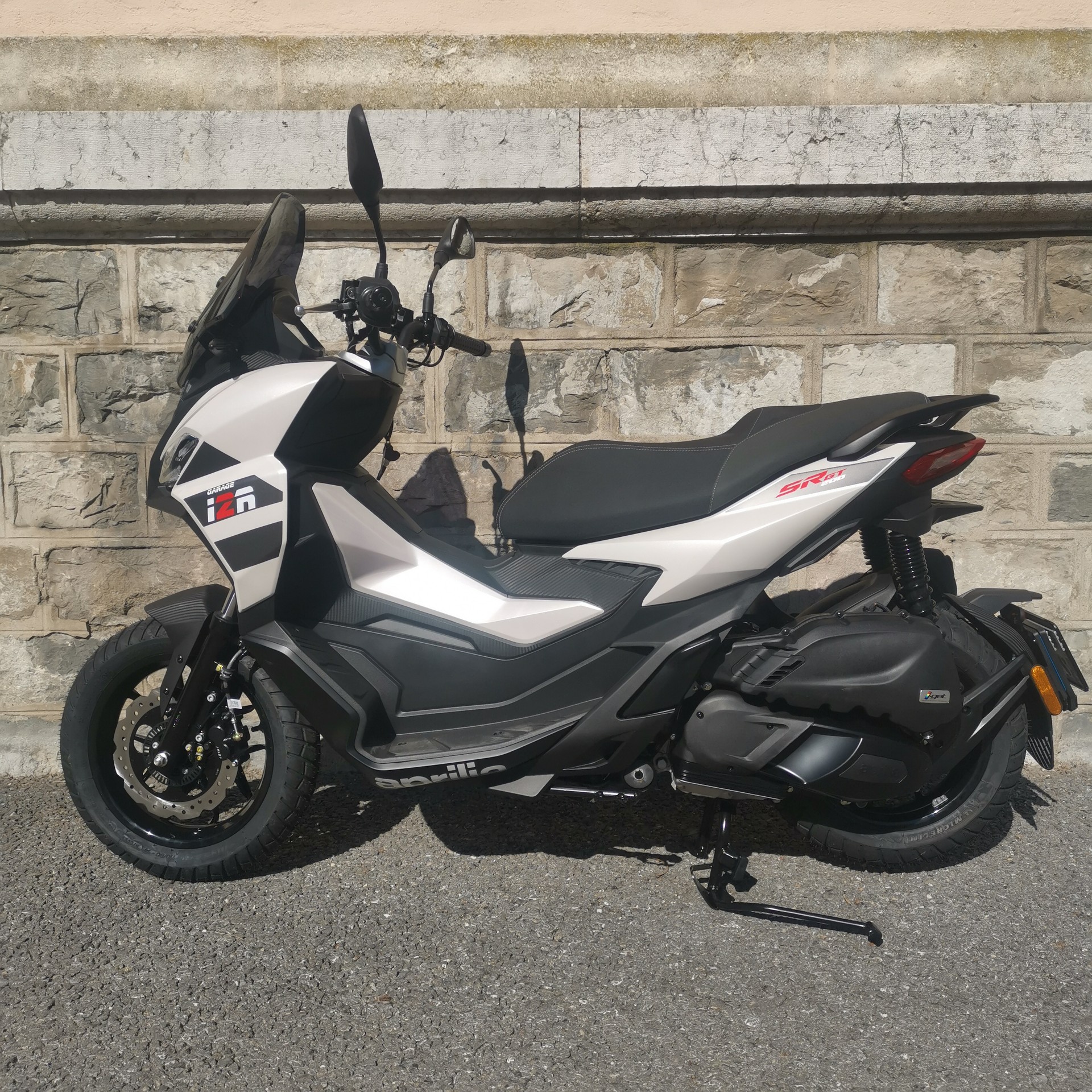 APRILIA SR 200 GT ABS E5+-showroom-element-2
