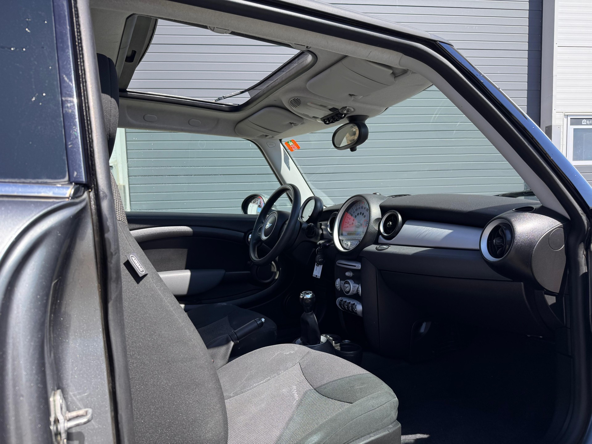 MINI One-image-23