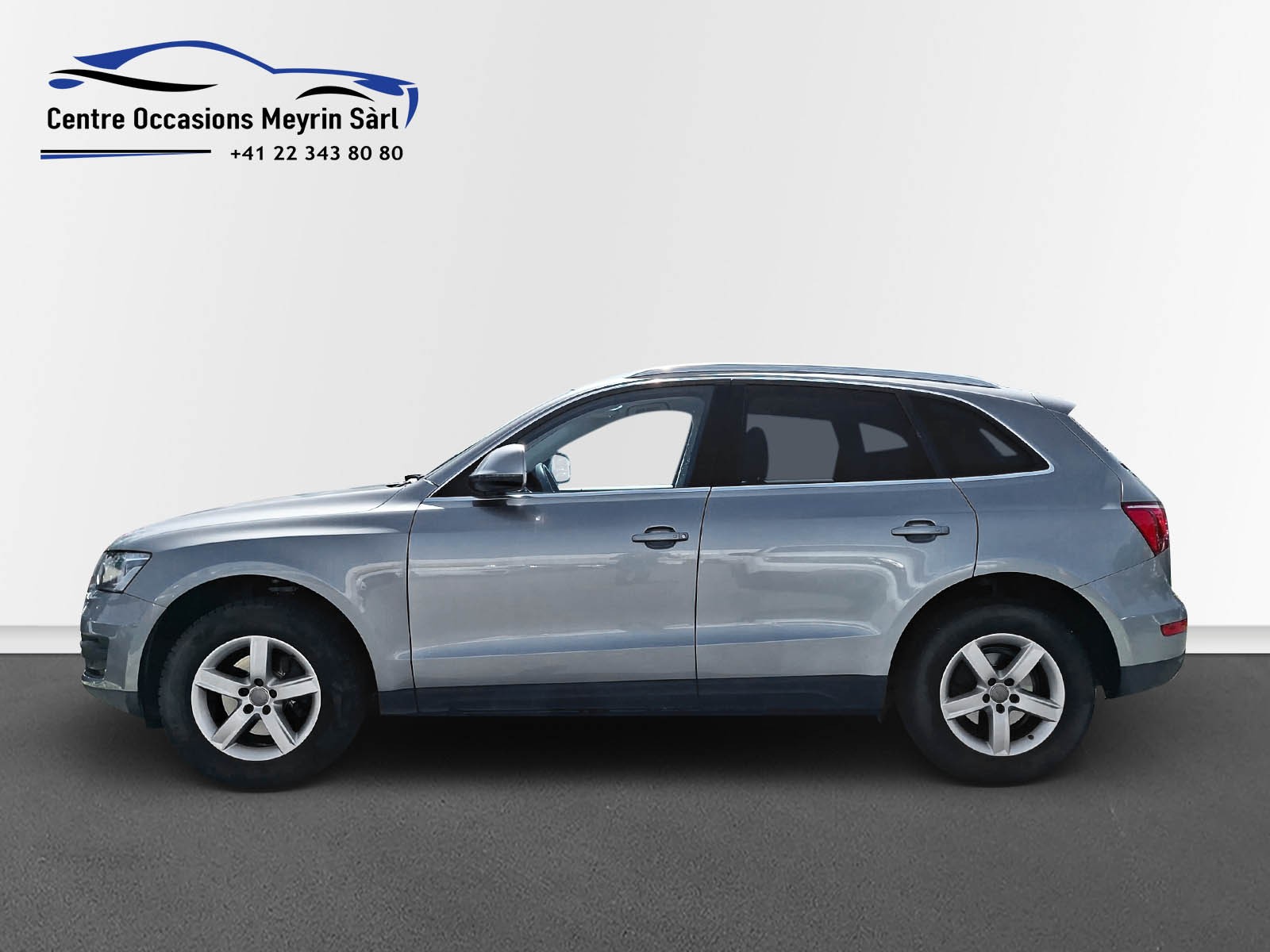 AUDI Q5 2.0 TDI quattro S-tronic-showroom-element-2