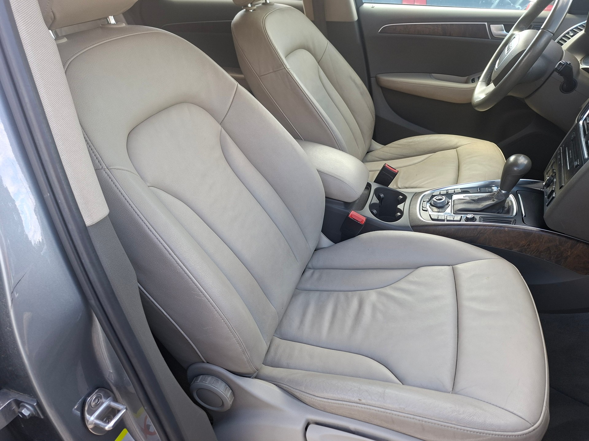 AUDI Q5 2.0 TDI quattro S-tronic-image-6