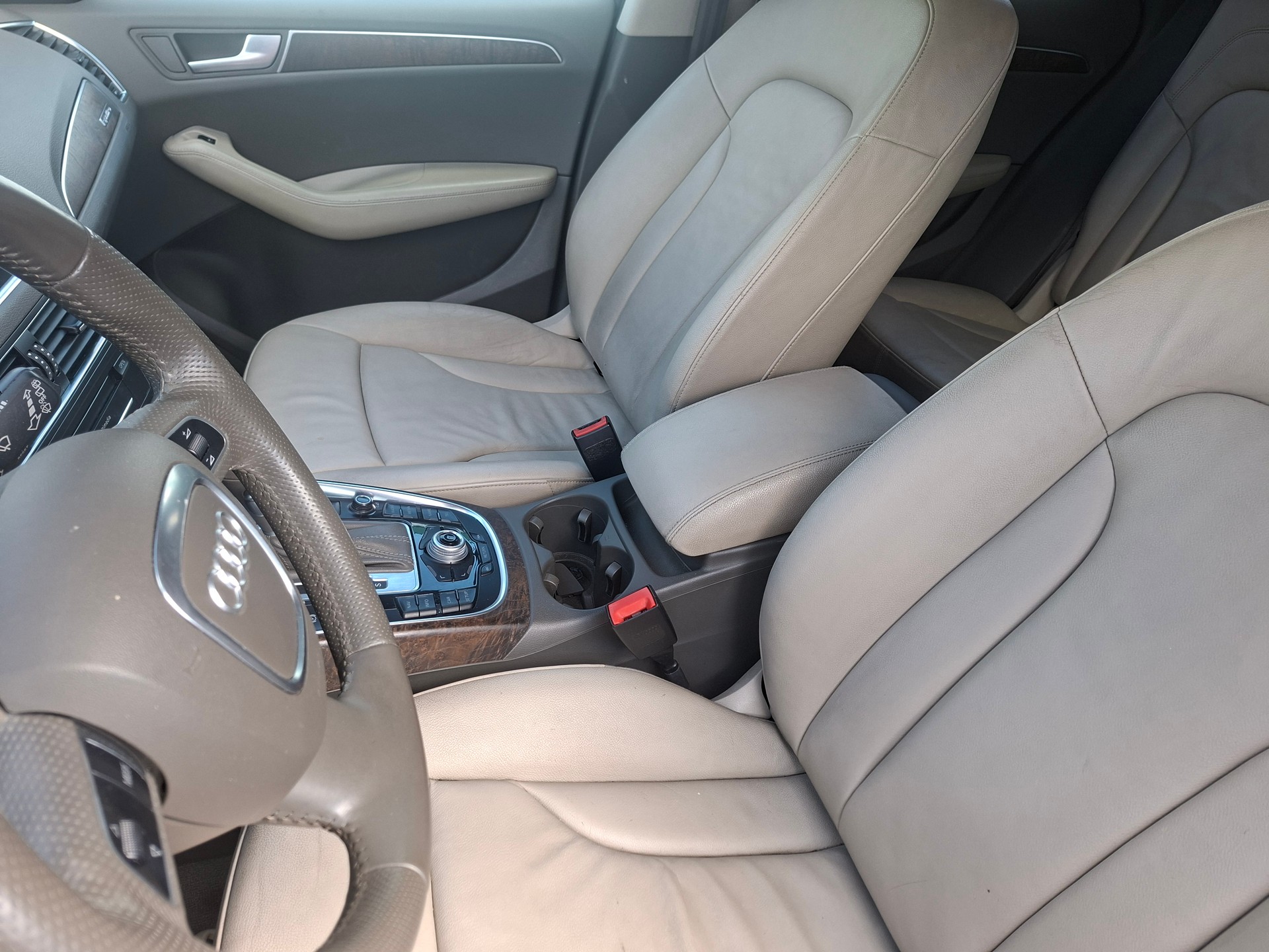 AUDI Q5 2.0 TDI quattro S-tronic-image-7