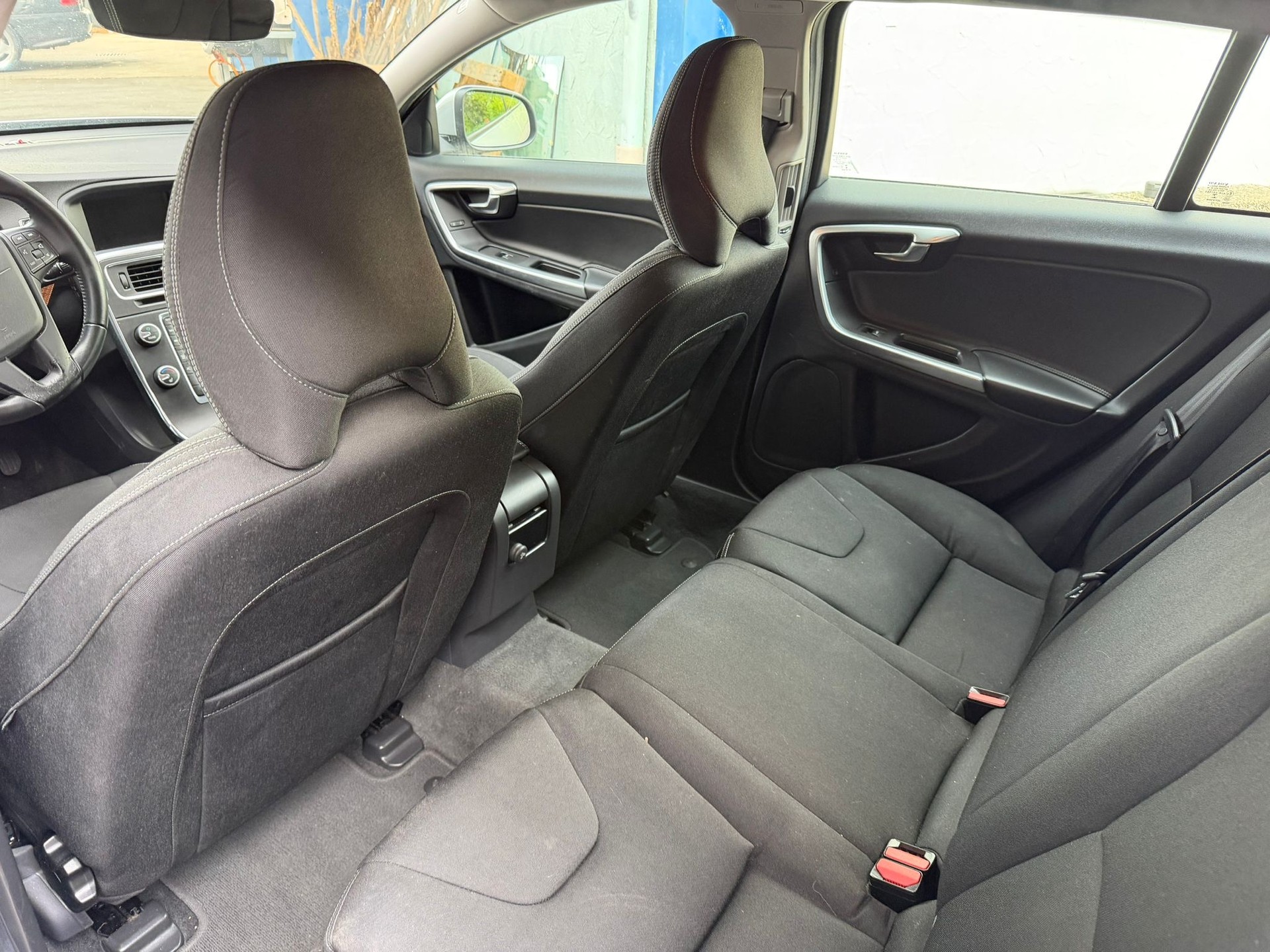 VOLVO V60 D2 Momentum Geartronic-image-5