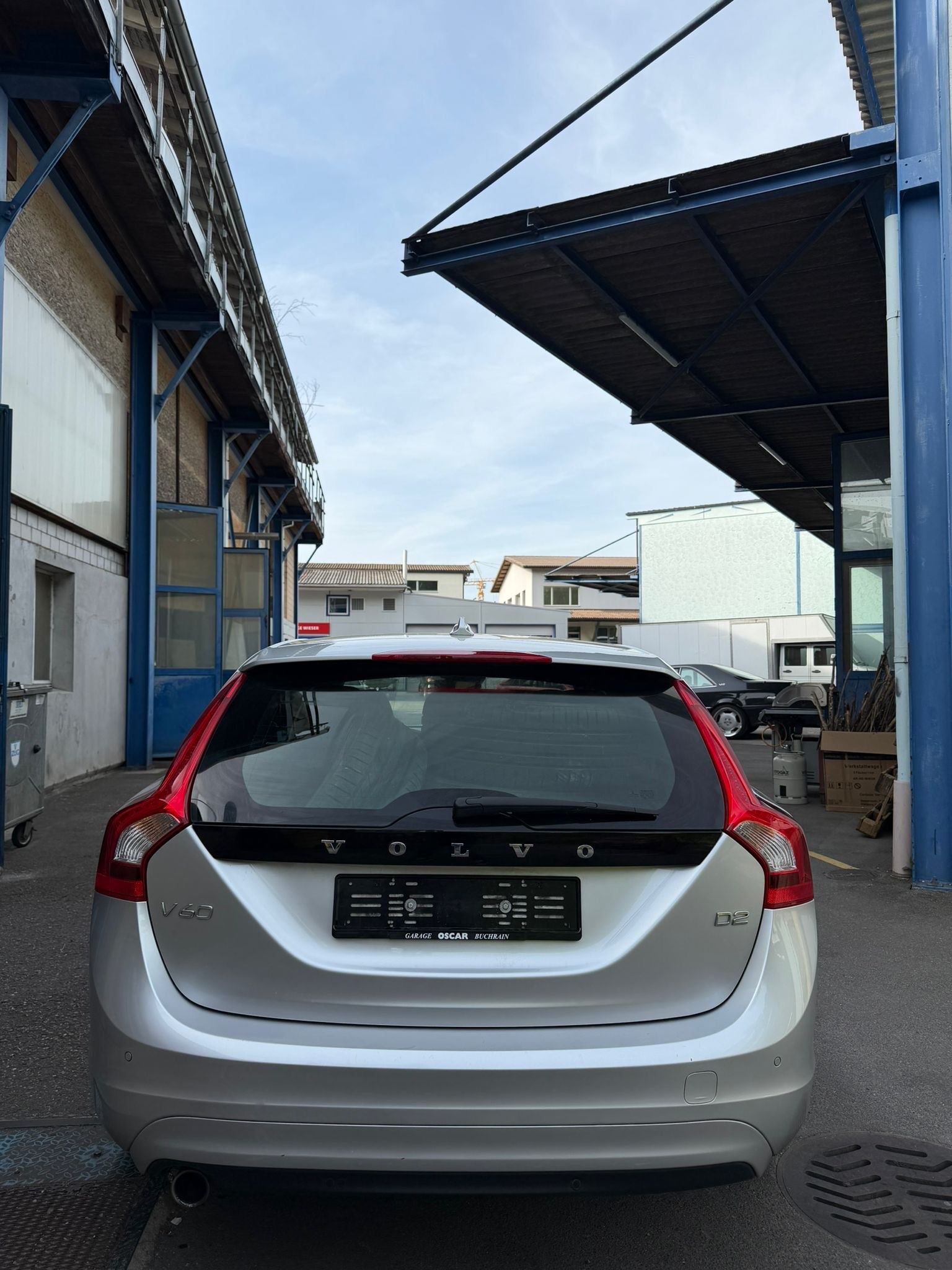 VOLVO V60 D2 Momentum Geartronic-image-9