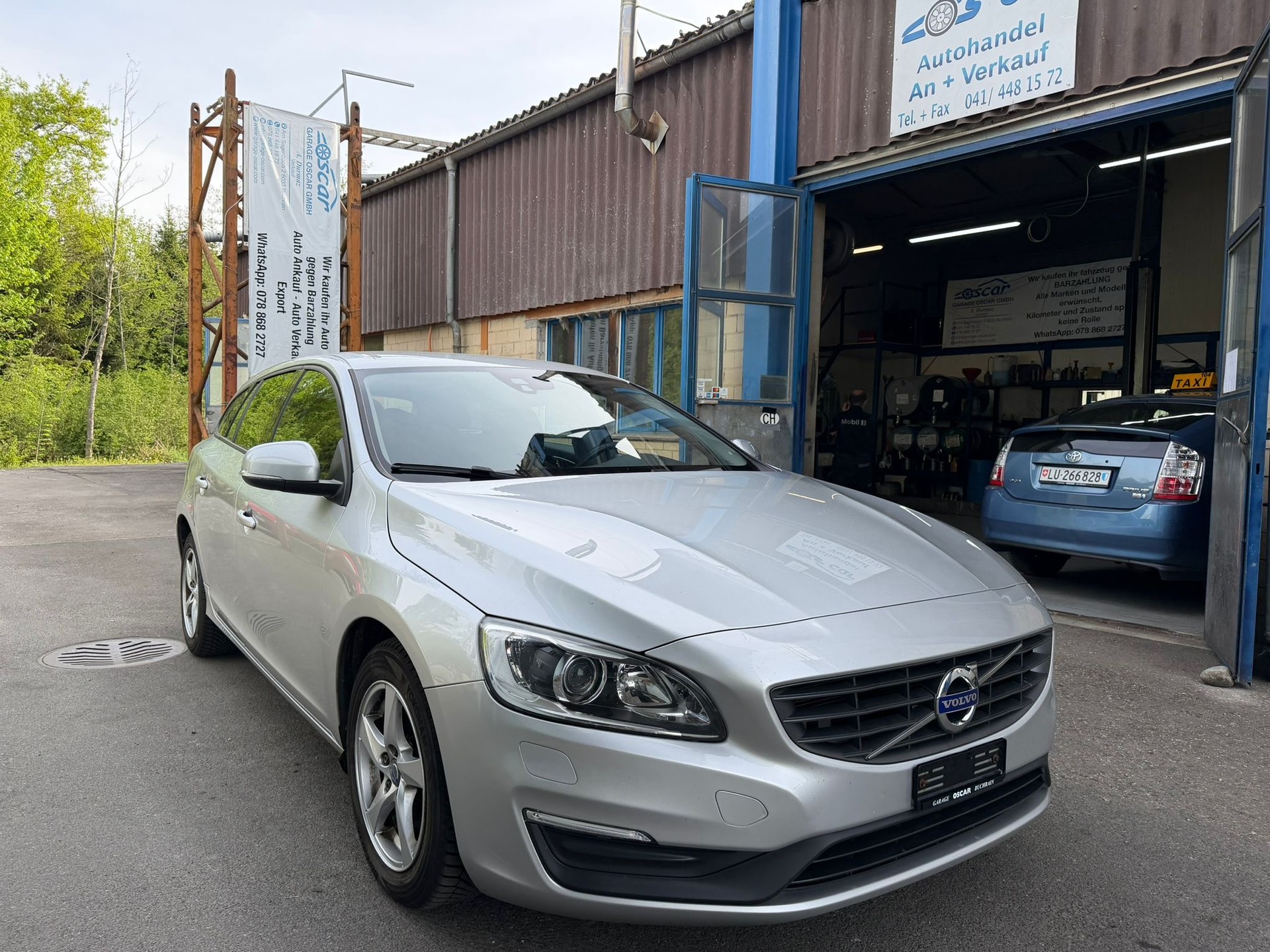 VOLVO V60 D2 Momentum Geartronic-image-14