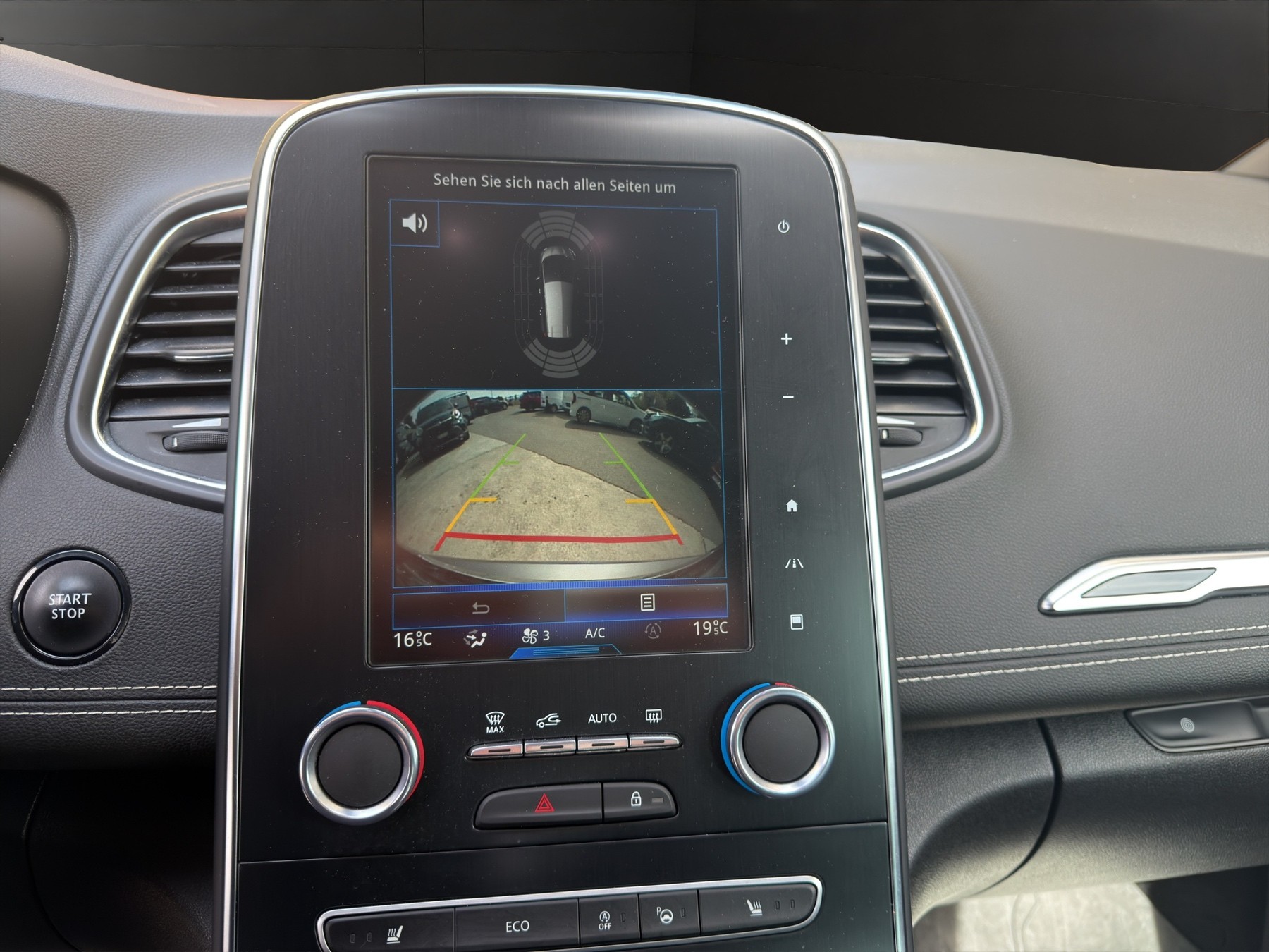 RENAULT Grand Scénic 1.8 dCi Zen EDC-image-13
