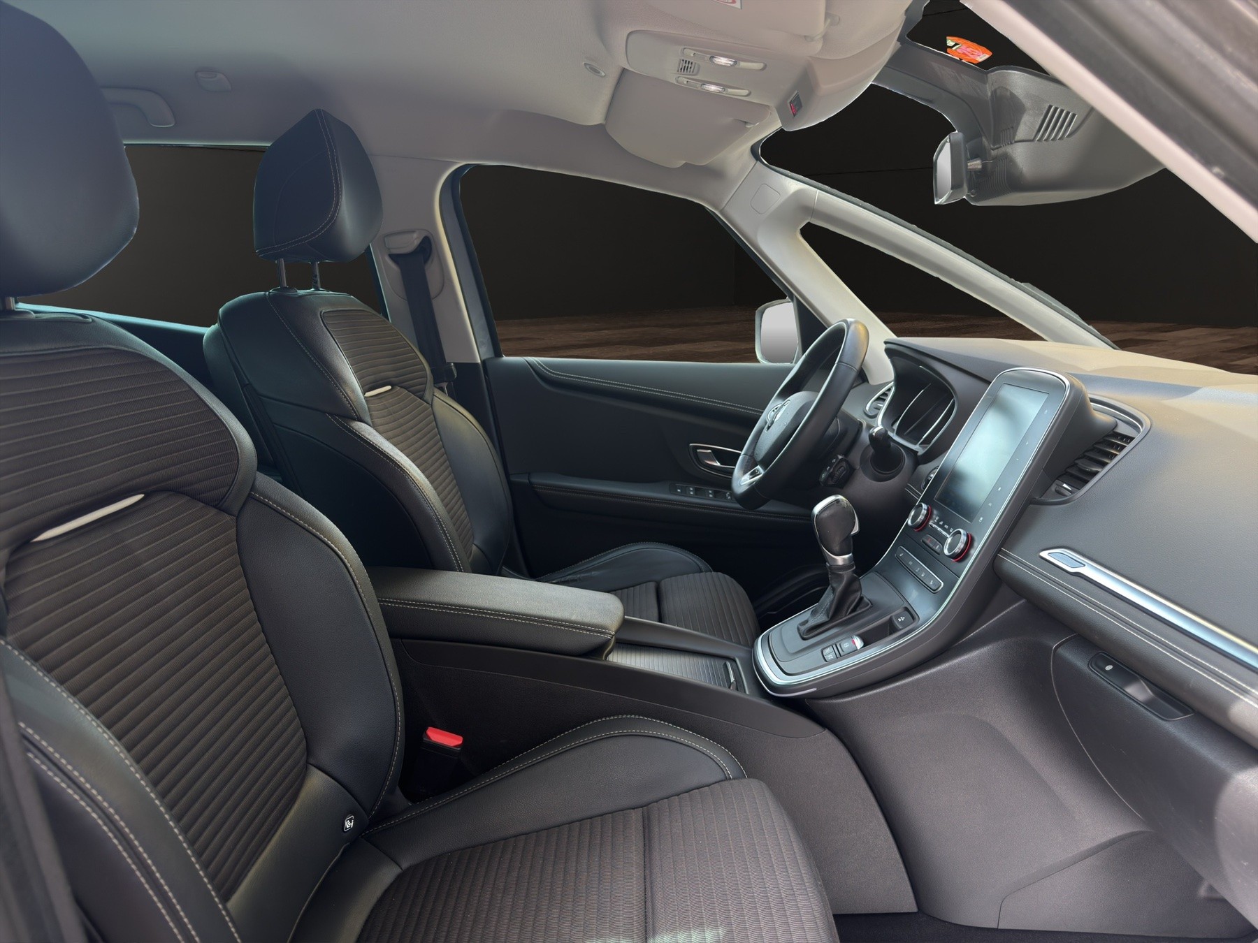 RENAULT Grand Scénic 1.8 dCi Zen EDC-image-9