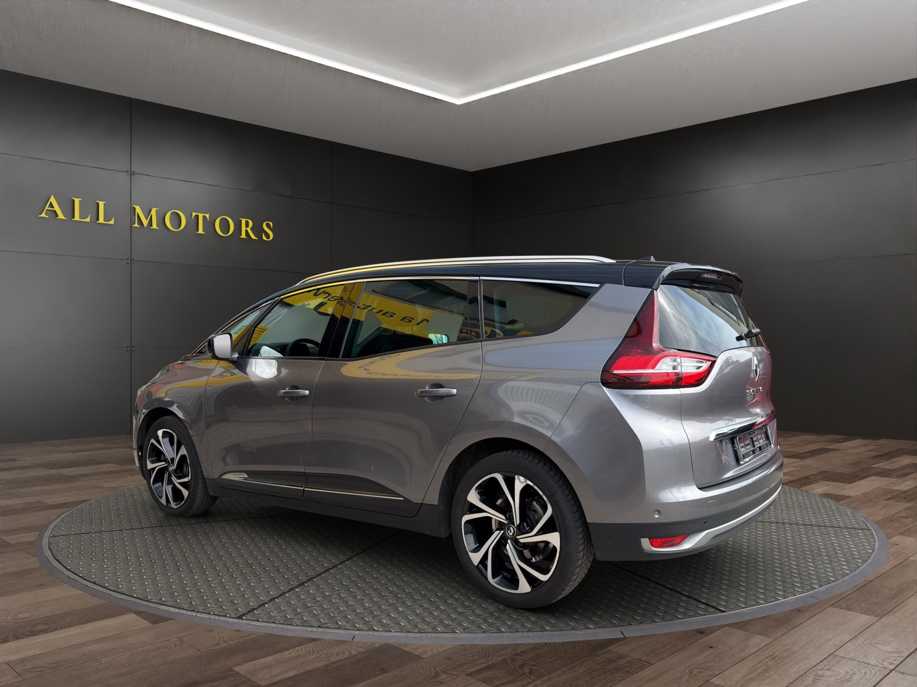 RENAULT Grand Scénic 1.8 dCi Zen EDC-image-1