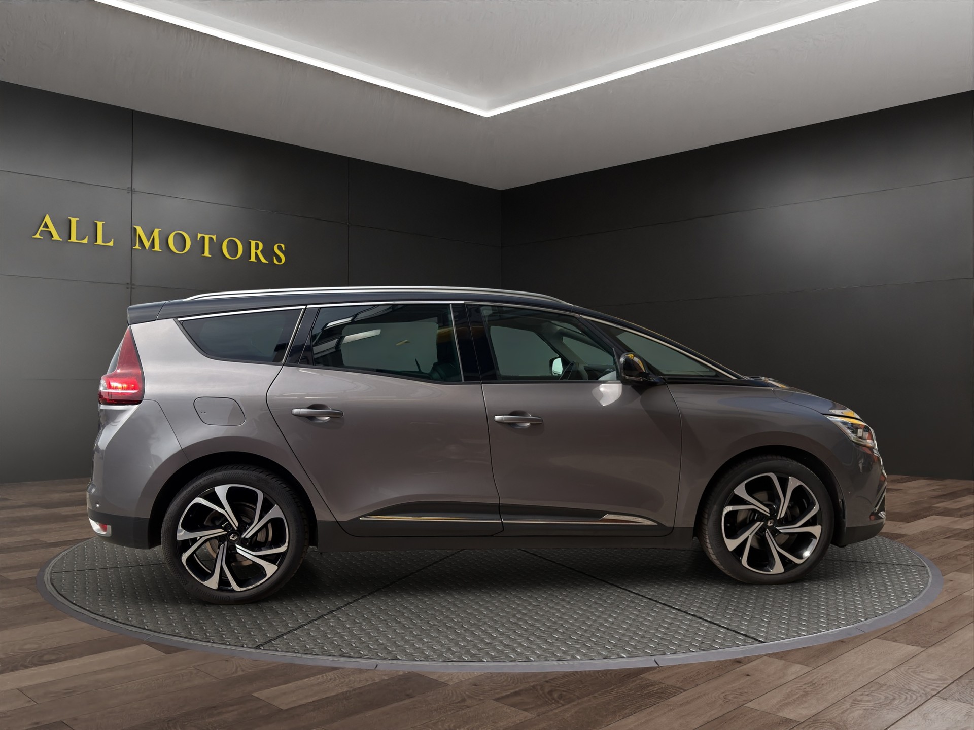 RENAULT Grand Scénic 1.8 dCi Zen EDC-image-6