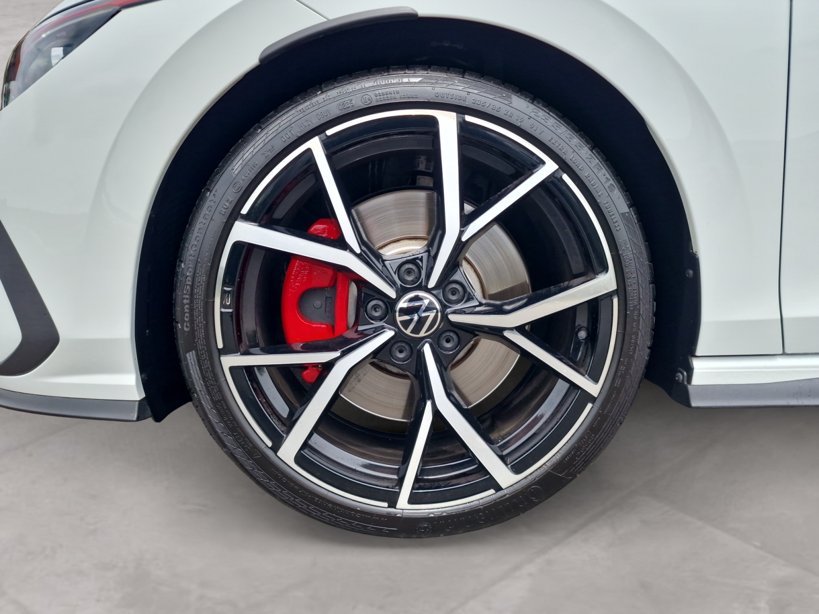 VW Golf 2.0 TSI GTI DSG-image-9