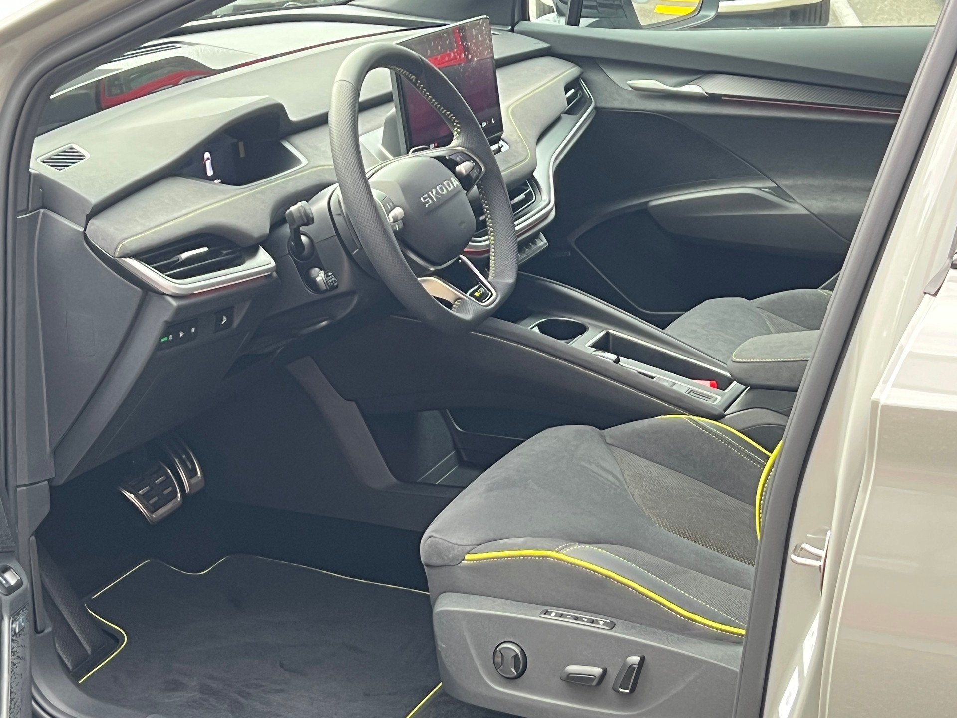 SKODA Elroq RS 4x4 TOP AUSSTATTUNG-image-5