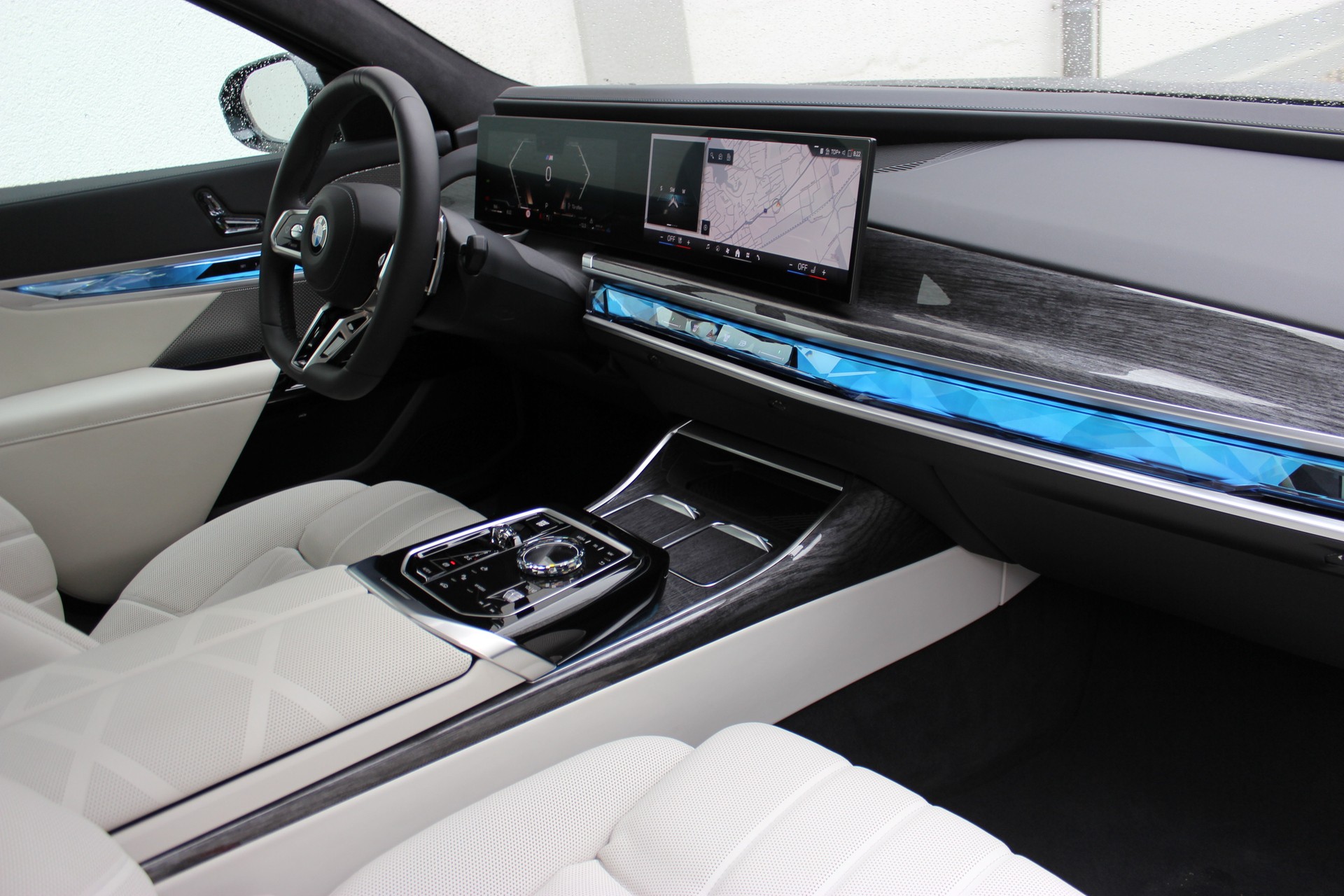 BMW 740d xDrive 48V M Sport Pro Individual DRAVITGRAU *1.9%-LEASINGAKTION*-showroom-element-1