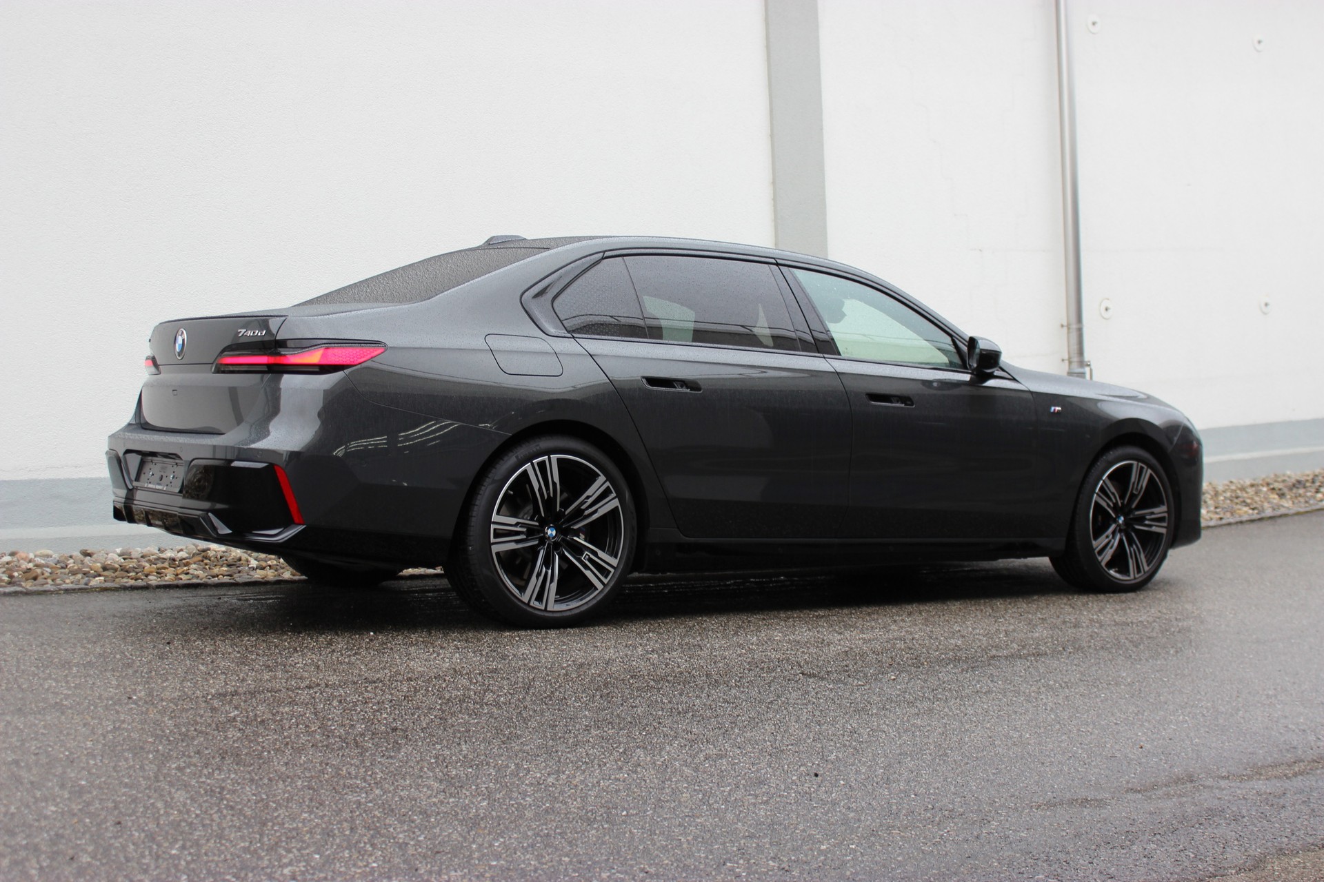 BMW 740d xDrive 48V M Sport Pro Individual DRAVITGRAU *1.9%-LEASINGAKTION*-showroom-element-2