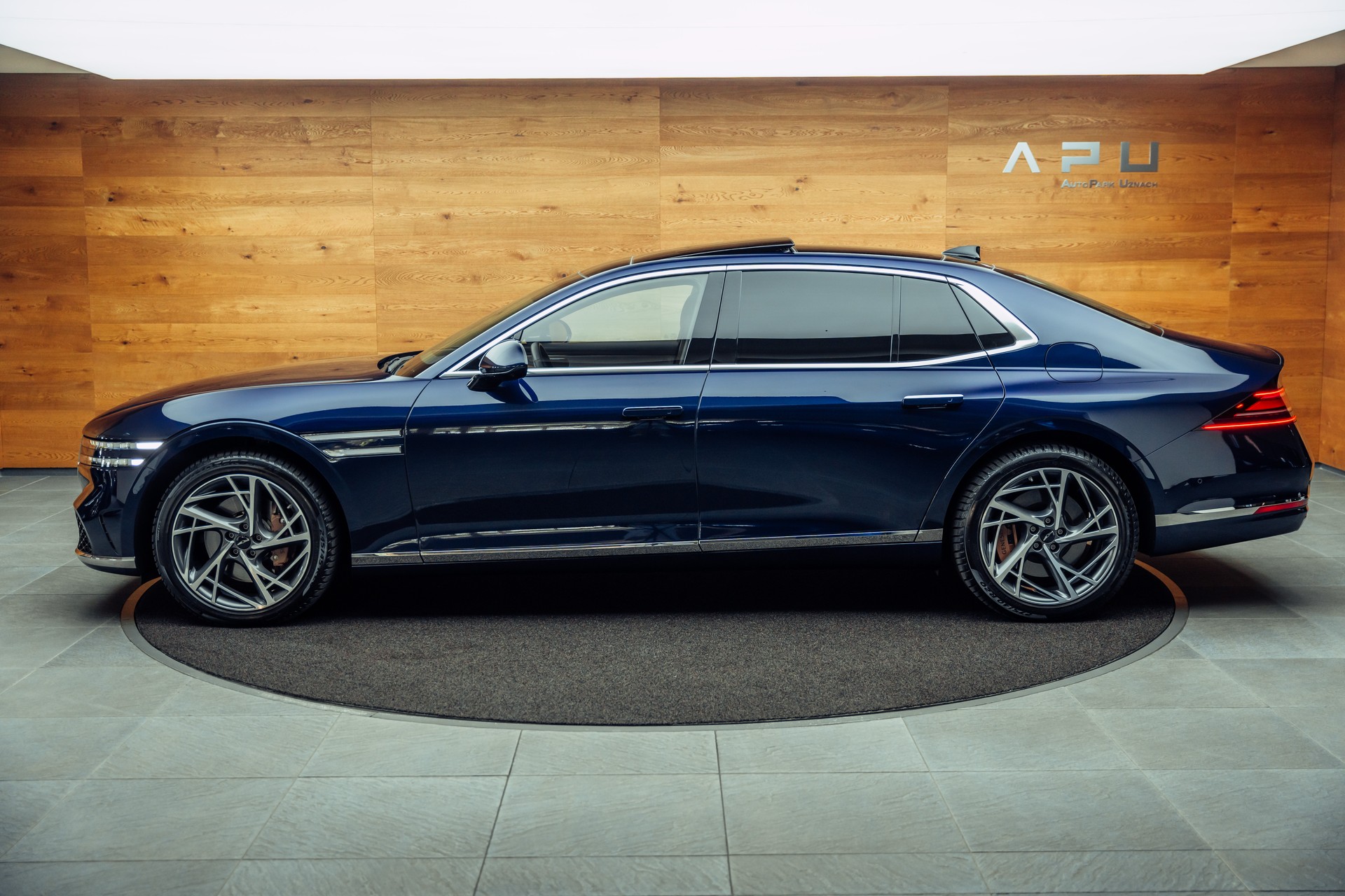 GENESIS G90 Luxury Plus AWD-image-10