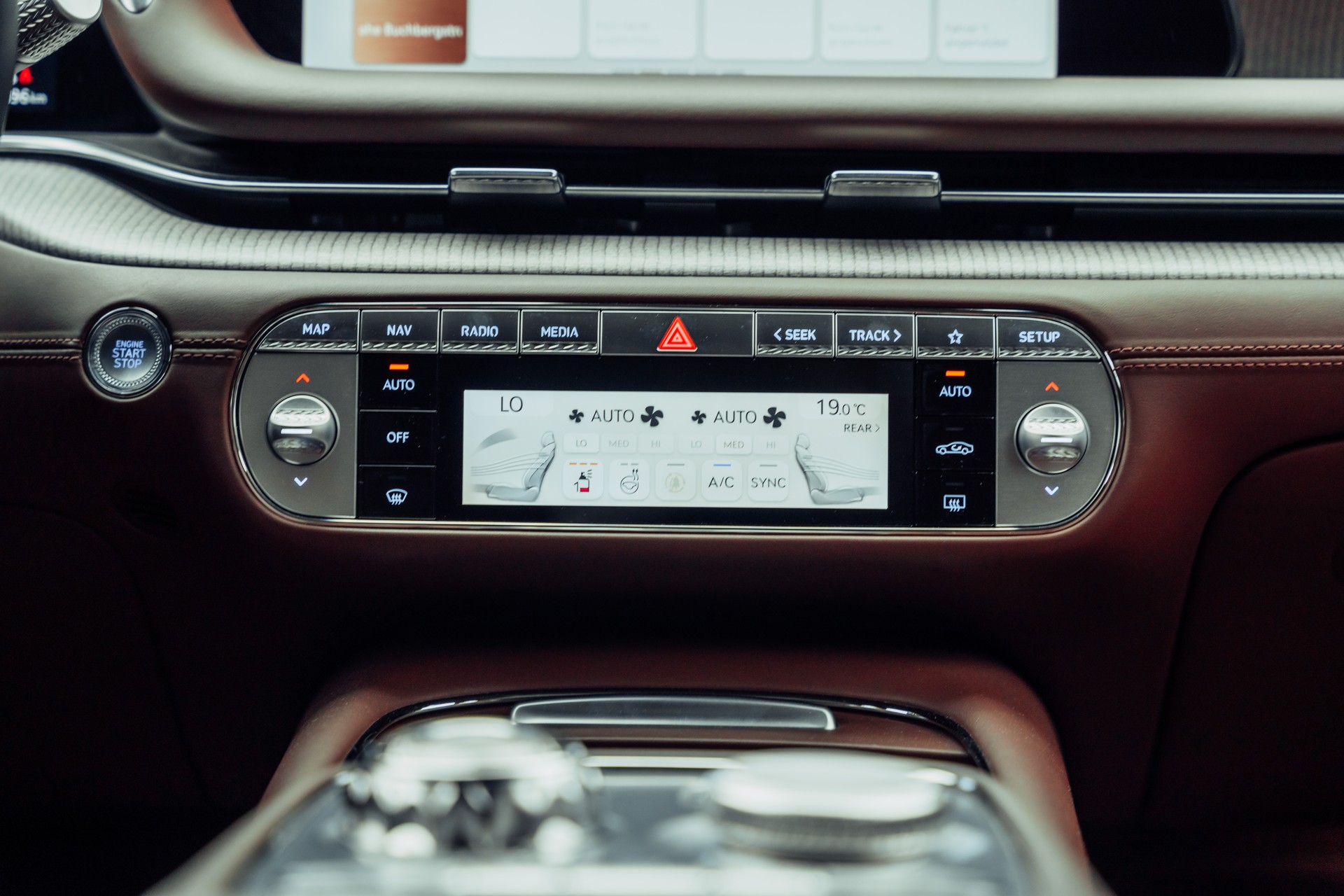 GENESIS G90 Luxury Plus AWD-image-18