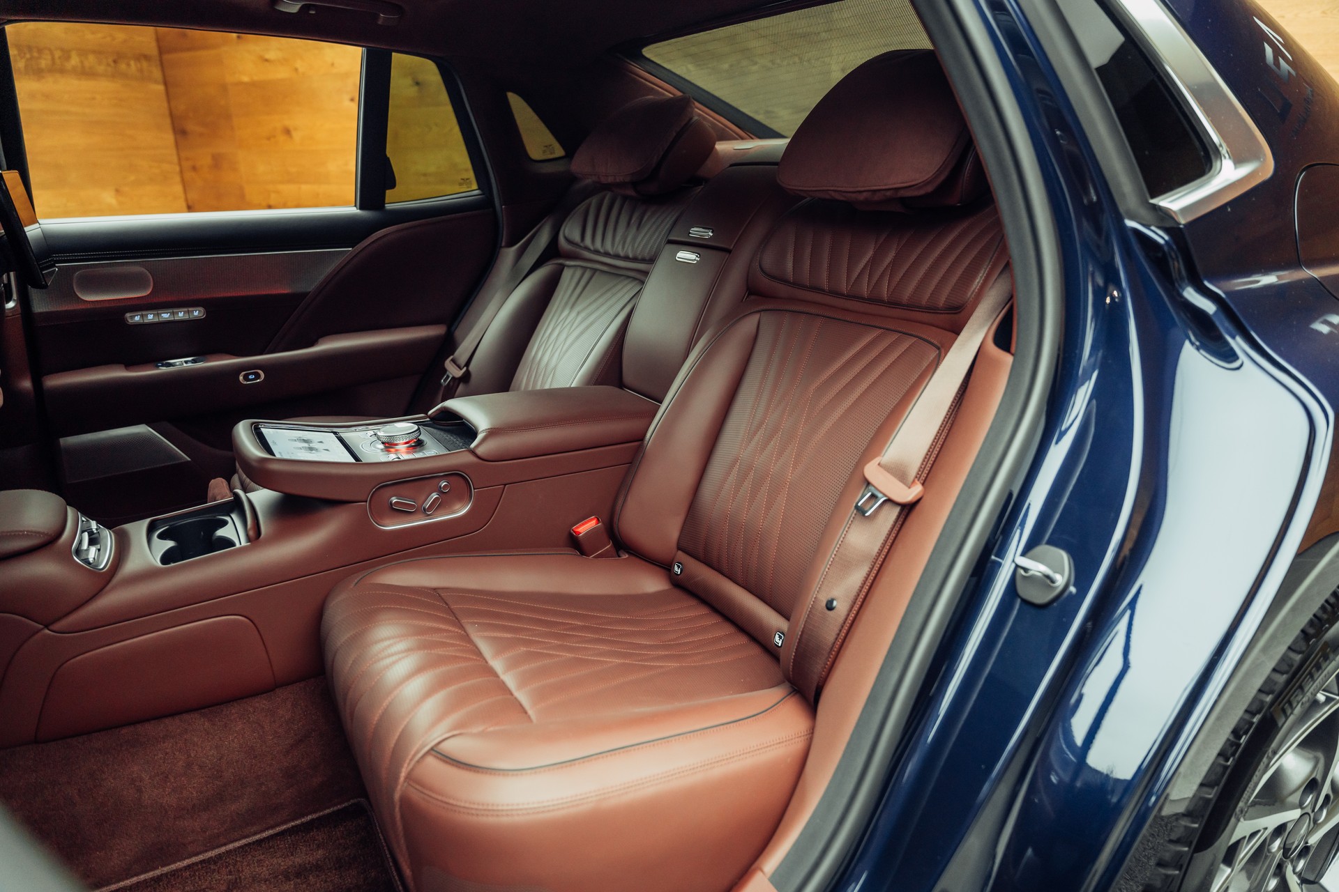 GENESIS G90 Luxury Plus AWD-image-8