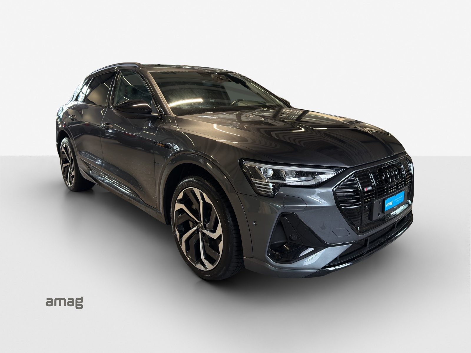 AUDI e-tron 55 S Line Black Edition quattro-image-5
