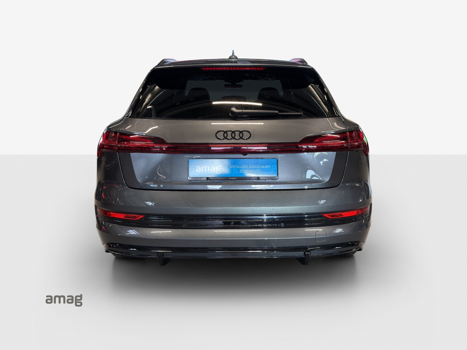 AUDI e-tron 55 S Line Black Edition quattro-image-3